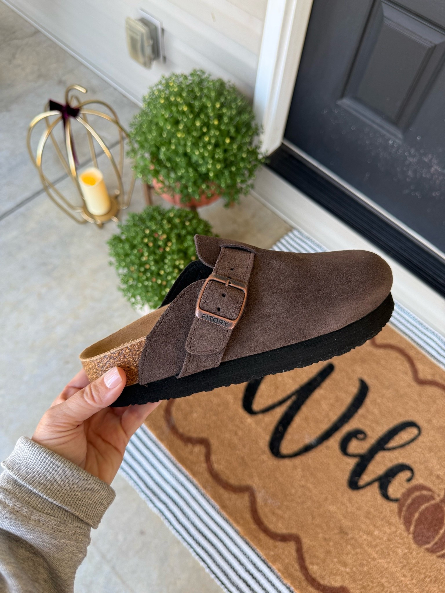 The IT clog for fall!! 🤎 Loving this mocha color in the @Fitory platform clog! Genuine leather and oh so comfy. These fit true to size and have great arch support. I got it in two colors.

#LTKSeasonal #LTKSaleAlert #LTKootd