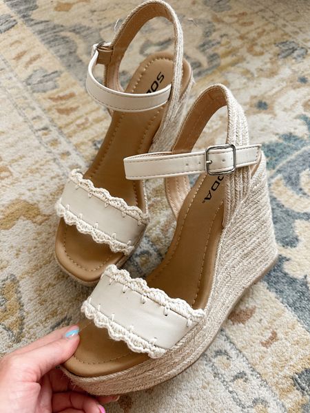 Absolutely love the scallop detail wedges! They’re so comfortable and under $50. Run true to size! They also come in cognac.

Wedges. Espadrilles. Summer sandals. Comfortable sandals. LTK under 50. 