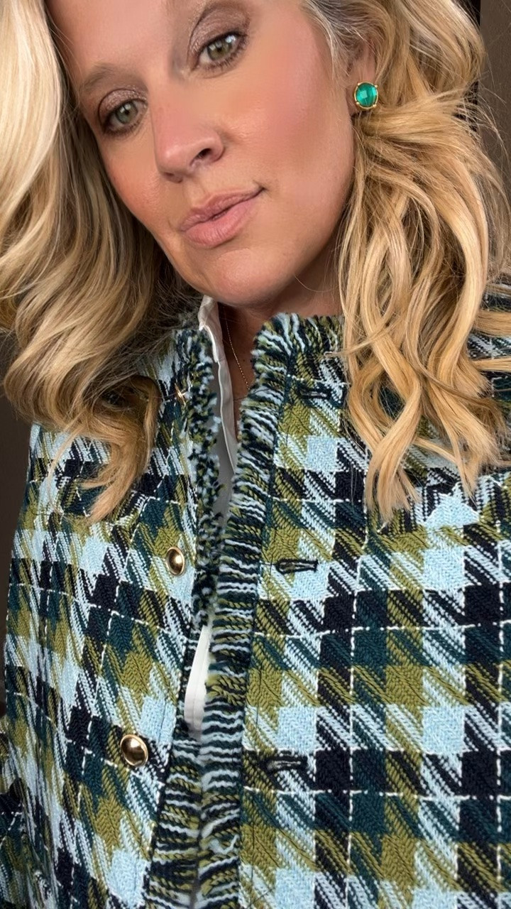 ✨Tap the bell, save and ❤️ start here over 40 fashion, midlife style, midsize fashion and luxury looks for less.  

⬇️Sizing information:
Large jacket need medium  (size down if in between sizes.)
Jeans 31 tts (size down if in between sizes.) 

Walmart’s new arrivals are looking very designer lately 👀

These are the pieces I look for when I want my fall outfits to feel elevated, current and easy to wear without the designer price tag.

And it’s not just about how they look. It’s about how they work with our bodies.

✨ Open necklines and thoughtful details LIFT the eye
✨ Soft structure and beautiful drape SKIM the middle
✨ Modern proportions BALANCE the silhouette

That’s Outfit Physics™: choosing clothes that work with the body we have now instead of making us feel like we need to change it.

Same body. Different physics.™

Comment WALMART and I’ll send you the links to all my favorite new arrivals.

#WalmartFashion #WalmartFinds #FallOutfitsOver40 #FallOutfitsOver50 #MidlifeStyle #AffordableFashion #OutfitIdeas

#LTKOver40 #LTKPlusSize #LTKMidsize

Comment SHOP below to receive a DM with the link to this post on my LTK ⬇ https://liketk.it/6ns6W

Comment SHOP below to receive a DM with the link to this post on my LTK ⬇ https://liketk.it/6nszU

Comment SHOP below to receive a DM with the link to this post on my LTK ⬇ https://liketk.it/6nsDu