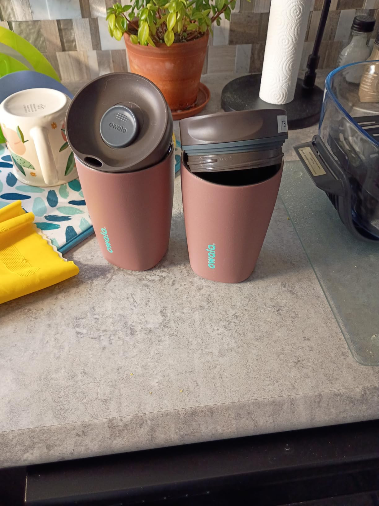 Owala SmoothSip Slider Insulated Stainless Steel Coffee Tumbler, Reusable Iced Coffee Cup, Hot Co... | Amazon (US)