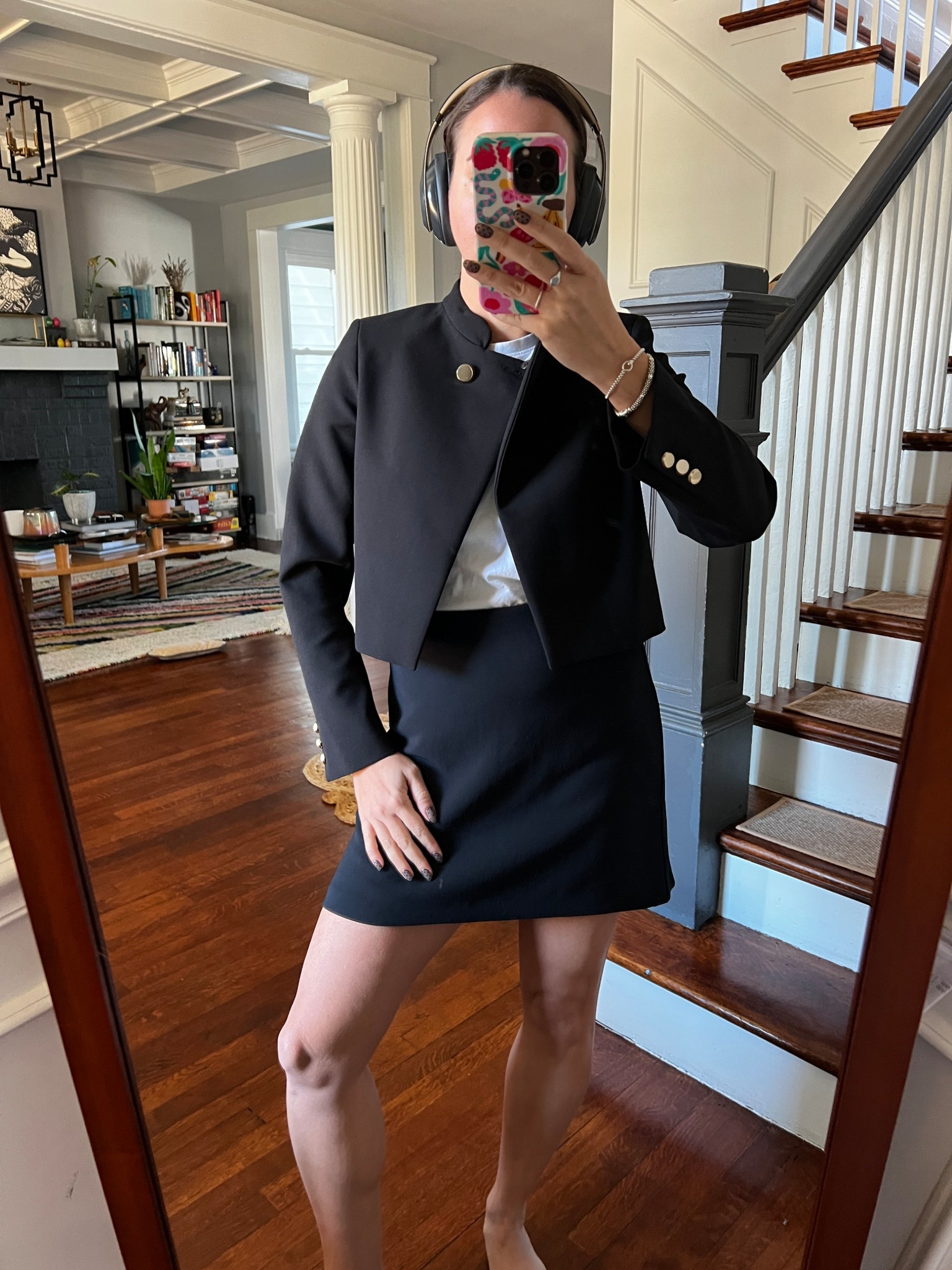work outfit. work wear. work from home. black blazer. black cropped blazer. mini skirt. black mini skirt. aritzia skirt.  

 

#LTKootd #LTKSaleAlert #LTKFindsUnder100