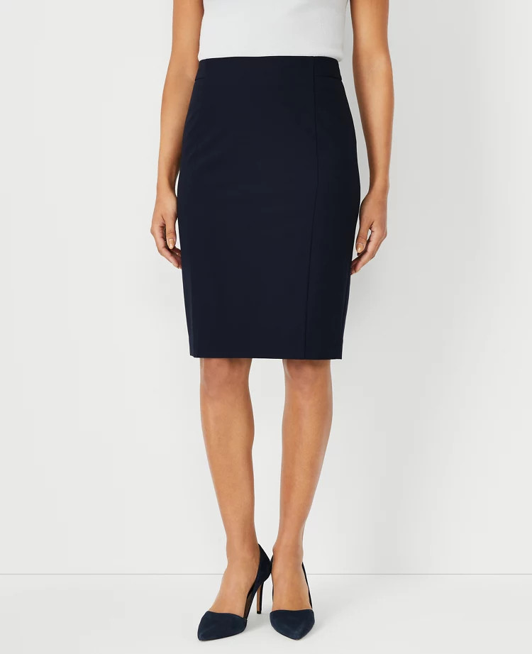 The Seamed Pencil Skirt in Seasonless Stretch | Ann Taylor