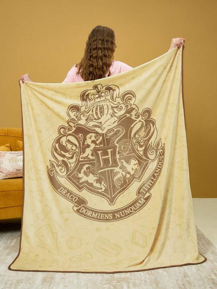 HARRY POTTER X SHEIN Beige Animal & Letter Printed Sofa Blanket | SHEIN