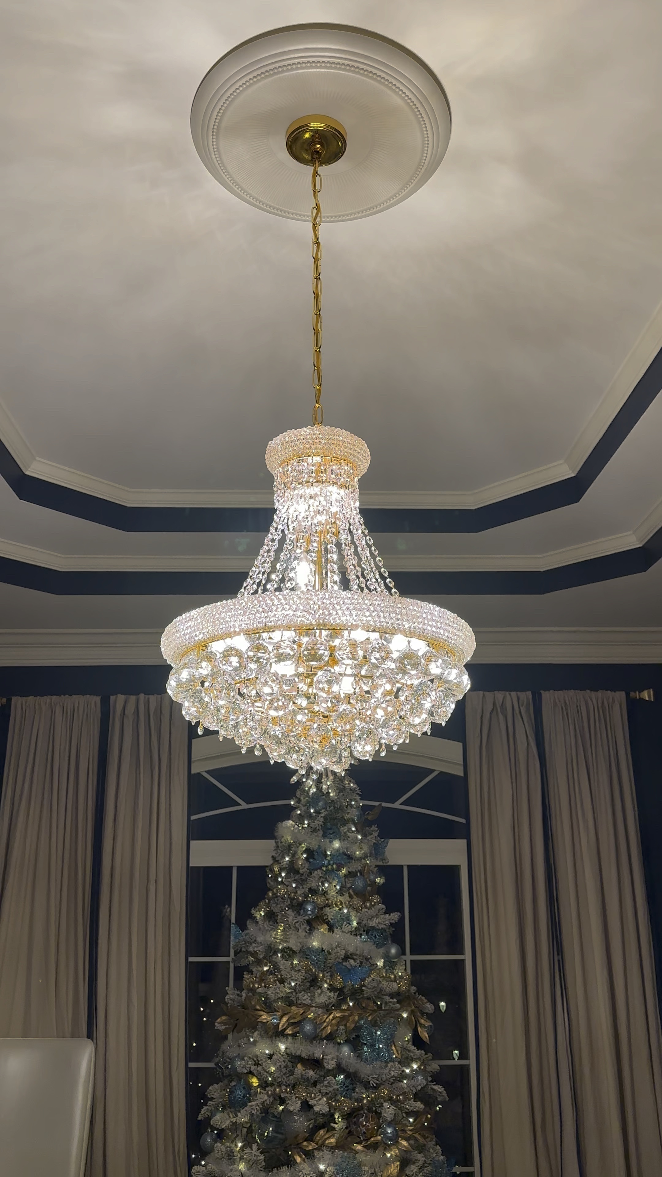 in love with this chandelier 

#LTKstyletip #LTKhome #LTKsalealert
