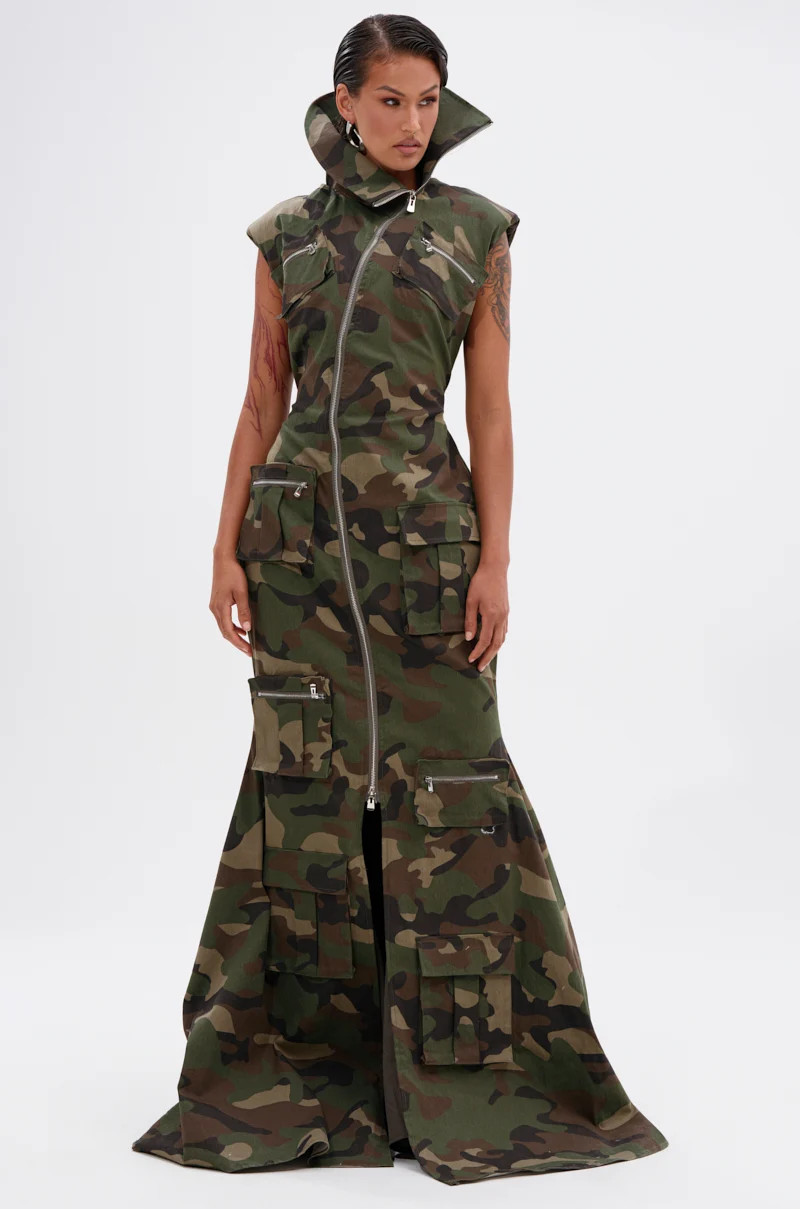 NOW YOU SEE ME CAMO PRINT MAXI DRESS | AKIRA