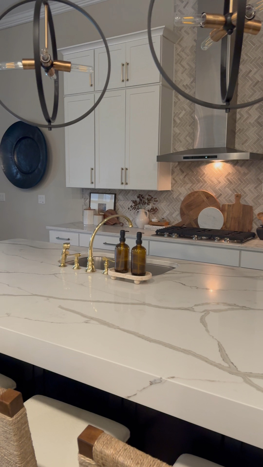 Kitchen install ✨

Kitchen / Amazon / Amazon home decor / kitchen decor / home decor / target / target decor

#LTKdayinmylife #LTKvlog #LTKHome