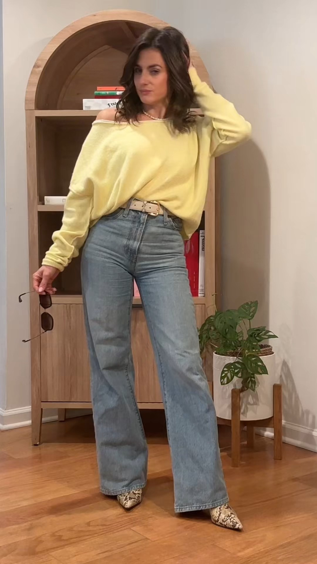 Yellow for a happy outfit 