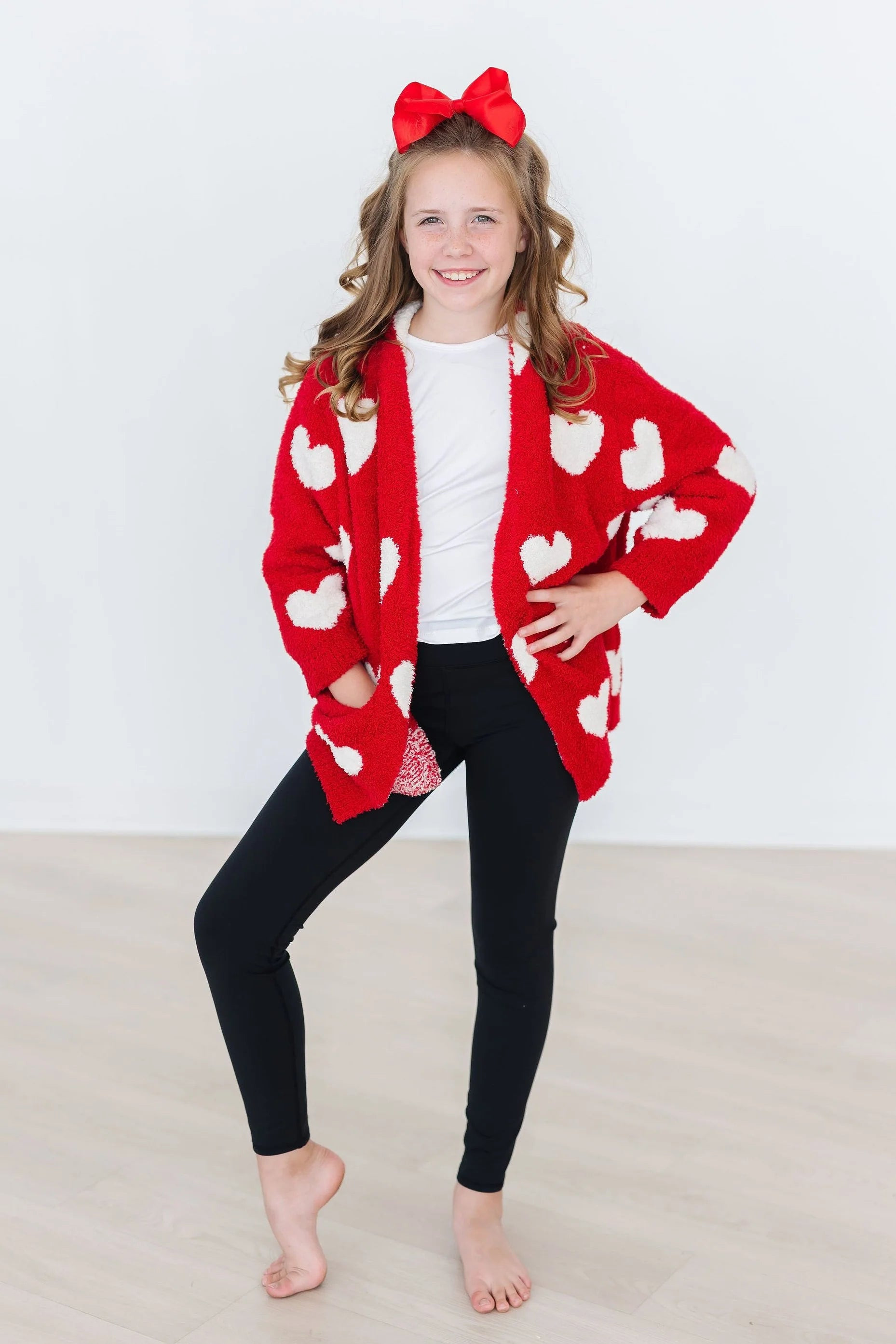 RED/WHITE COZY HEART CARDIGAN 9/10 | Simply Carolina