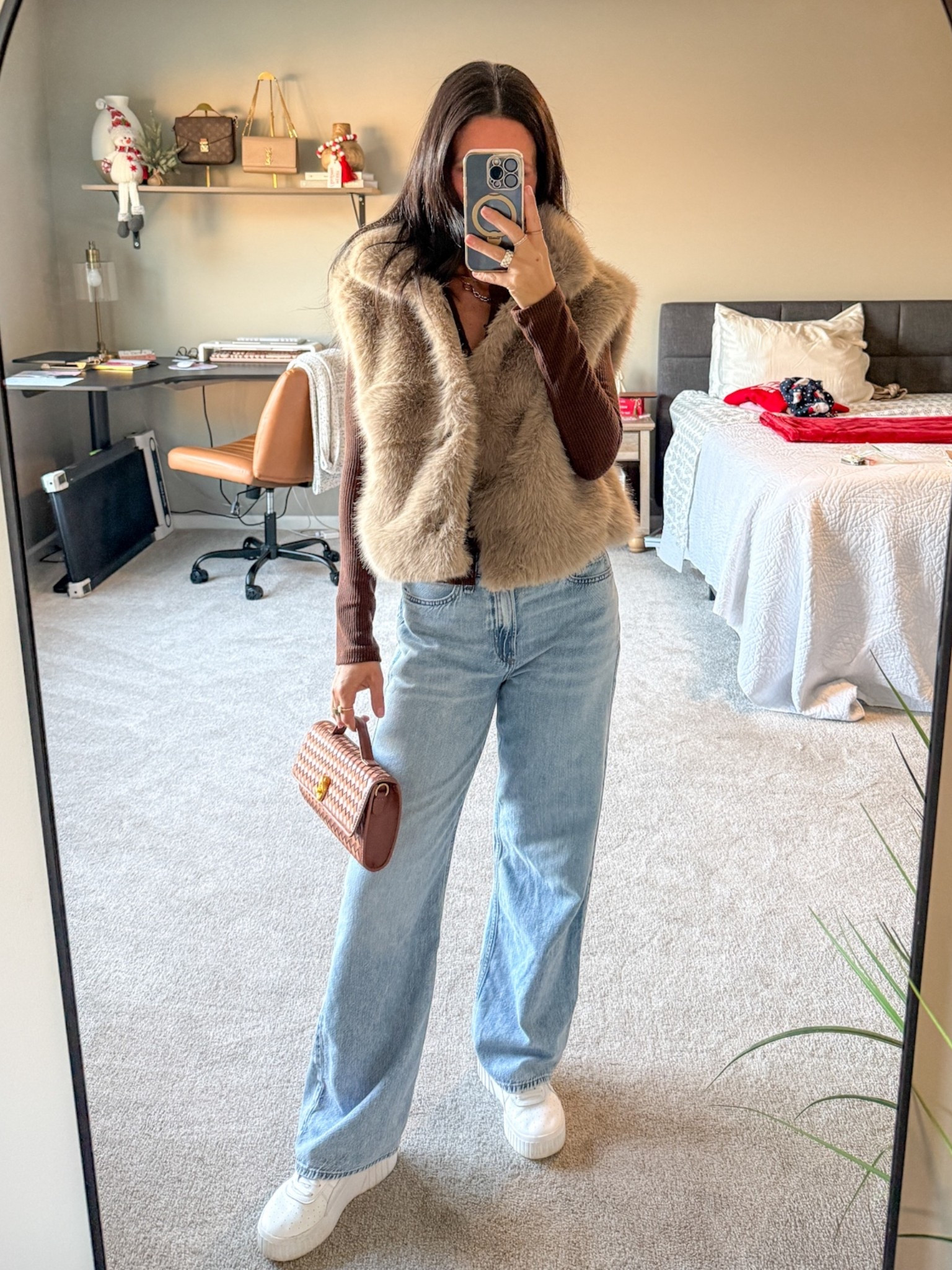 Vest is TTS. I’m wearing the XS/S. The bag is such good quality!

#LTKootd #LTKFindsUnder100 #LTKStyleTip