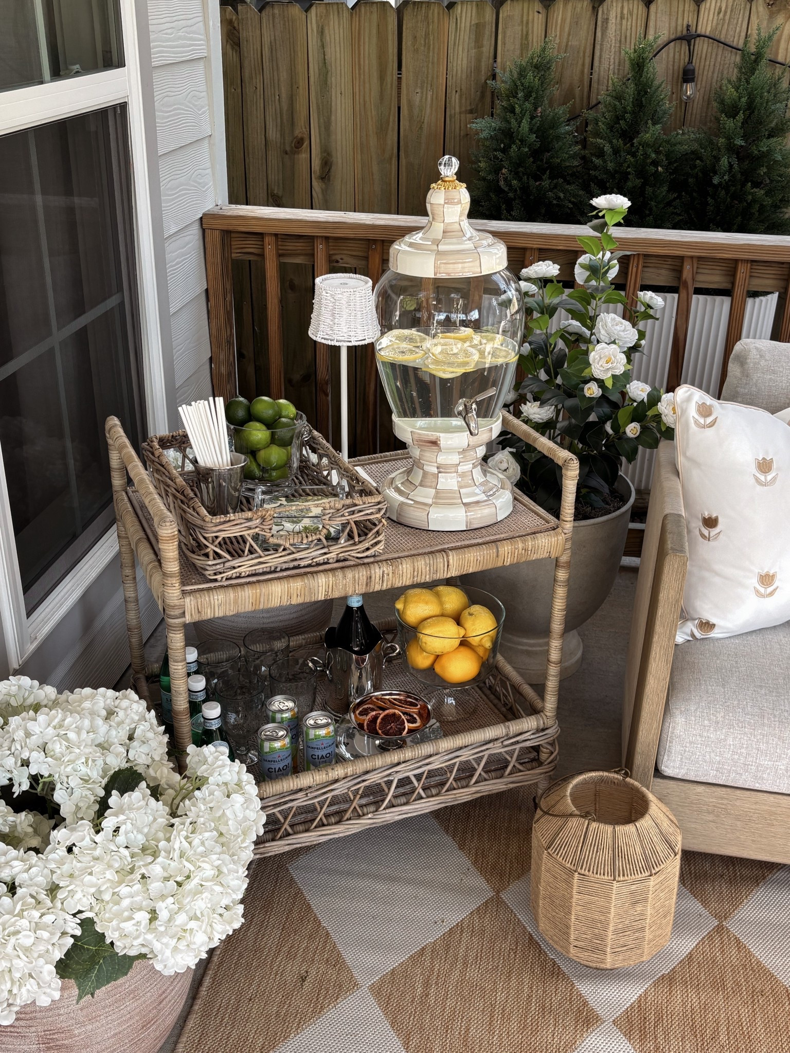Outdoor rattan bar cart 🤍




Spring and summer hosting
Mackenzie Childs
Happy hour 
Bar car styling and decor 
Wayfair 

#LTKHome