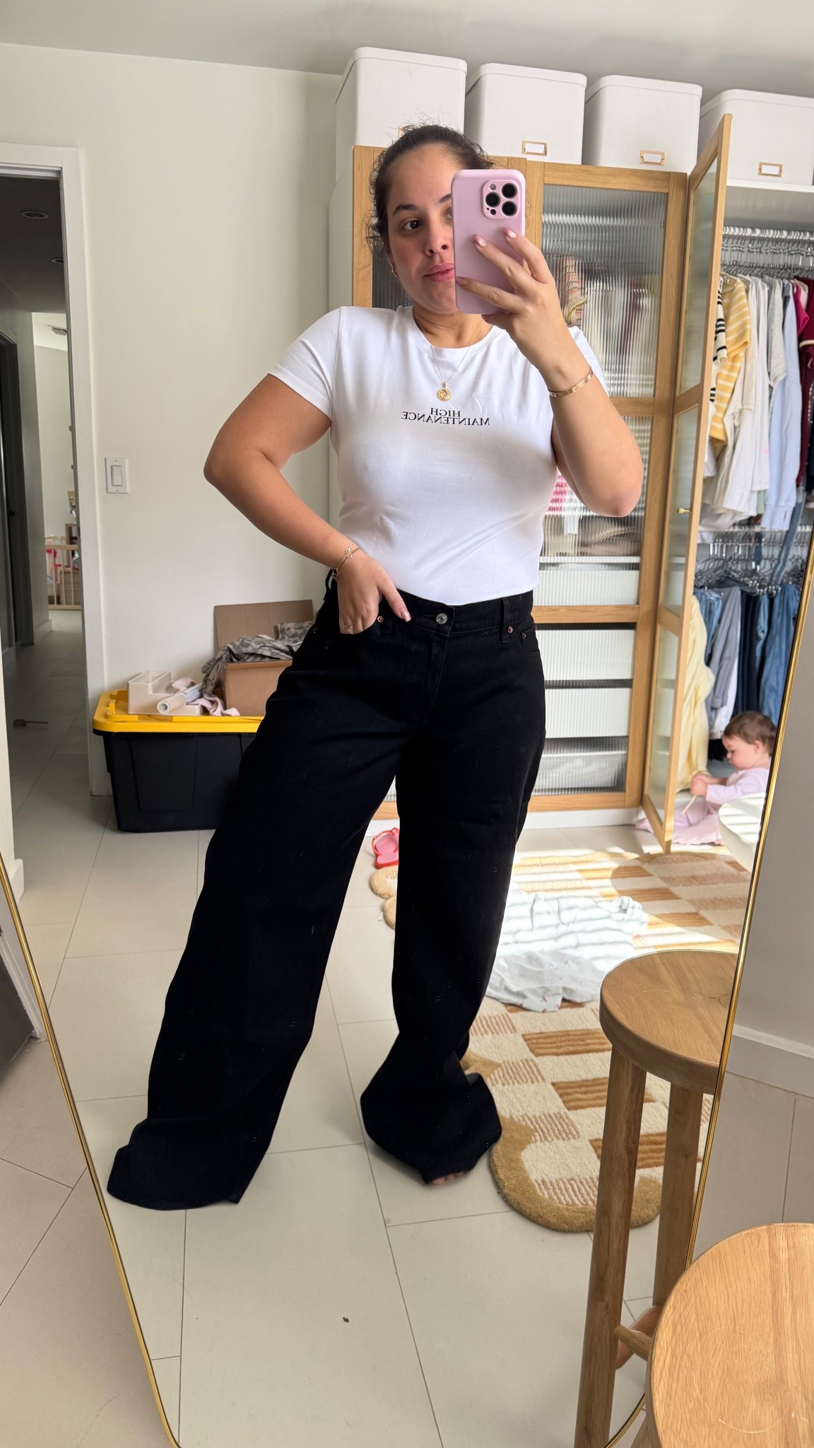 Wearing the Curve Love Ultra Loose low waist jeans in size 30 and I’m obsessed with the fit
Low rise is officially back and better than ever 👖🖤
Currently on sale at Abercrombie so run, don’t walk

#LTKSaleAlert #LTKStyleTip #LTKMidsize