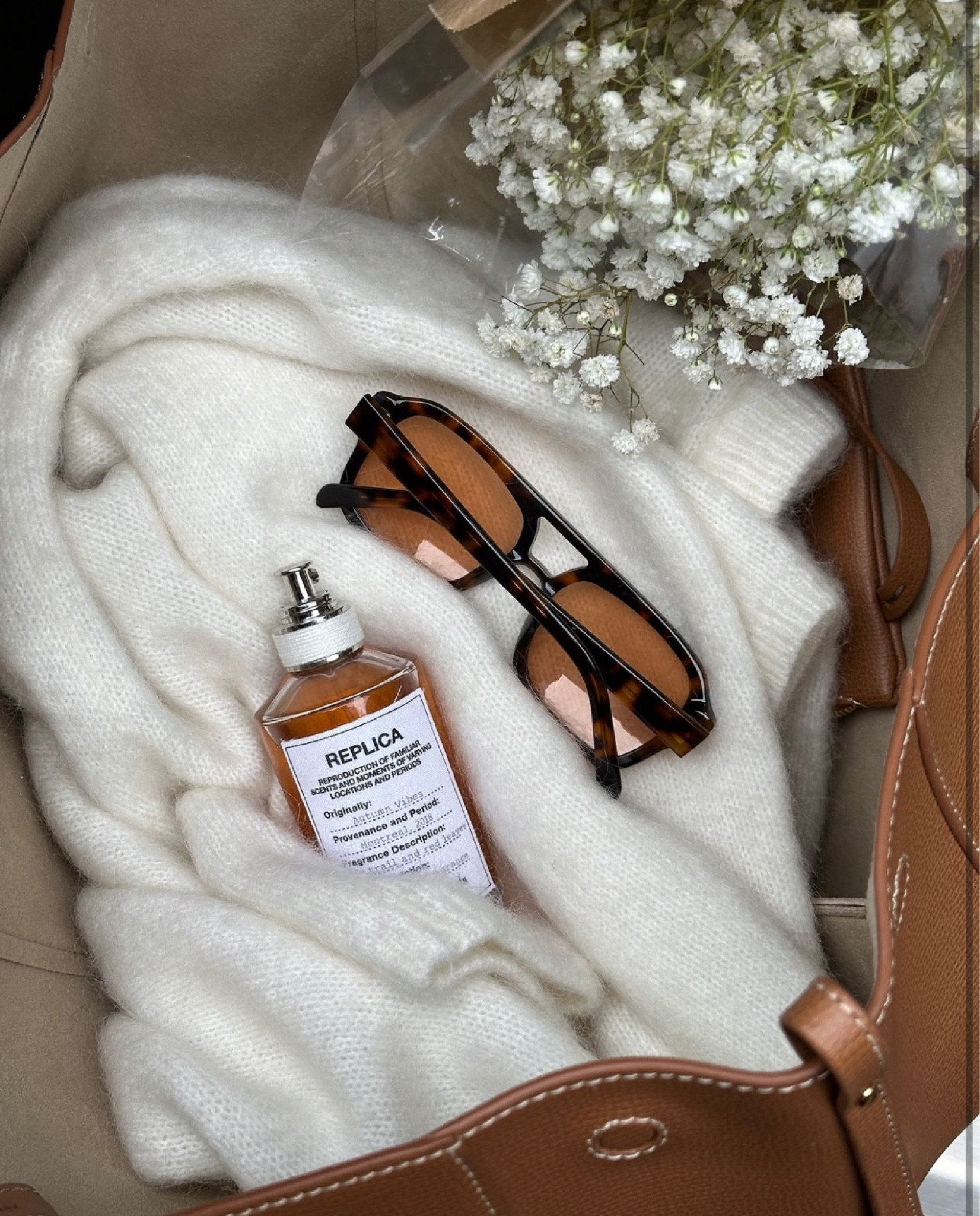 Fall autumn details 🍂 the perfect autumn sunglasses and this perfume is the perfect scent for cool crisp days! 

#LTKautumn #LTKstyletip #LTKbag
