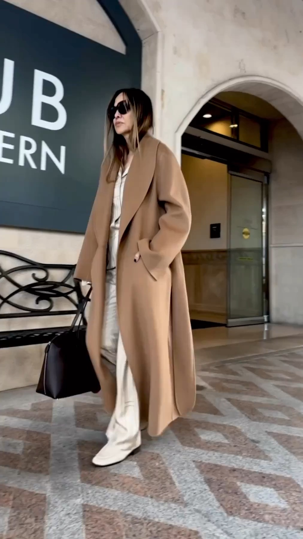 City Strolling 🤎

#LTKStyleTip #LTKWatchNow #LTKItBag