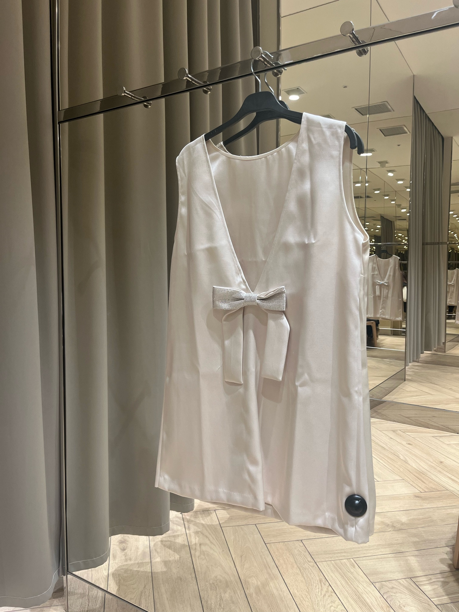 BOW DRESS H&M ✨
Tags: back detail sequin embellished cream low cut mini satin Christmas party new year trending style work night out sparkle festive outfit fashion inspo ideas

#LTKpartywear #LTKstyletip