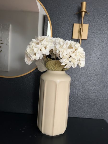 Love these beautiful faux hydrangeas! Run, don’t walk and get yours before they are gone! 

#LTKstyletip #LTKhome #LTKunder50