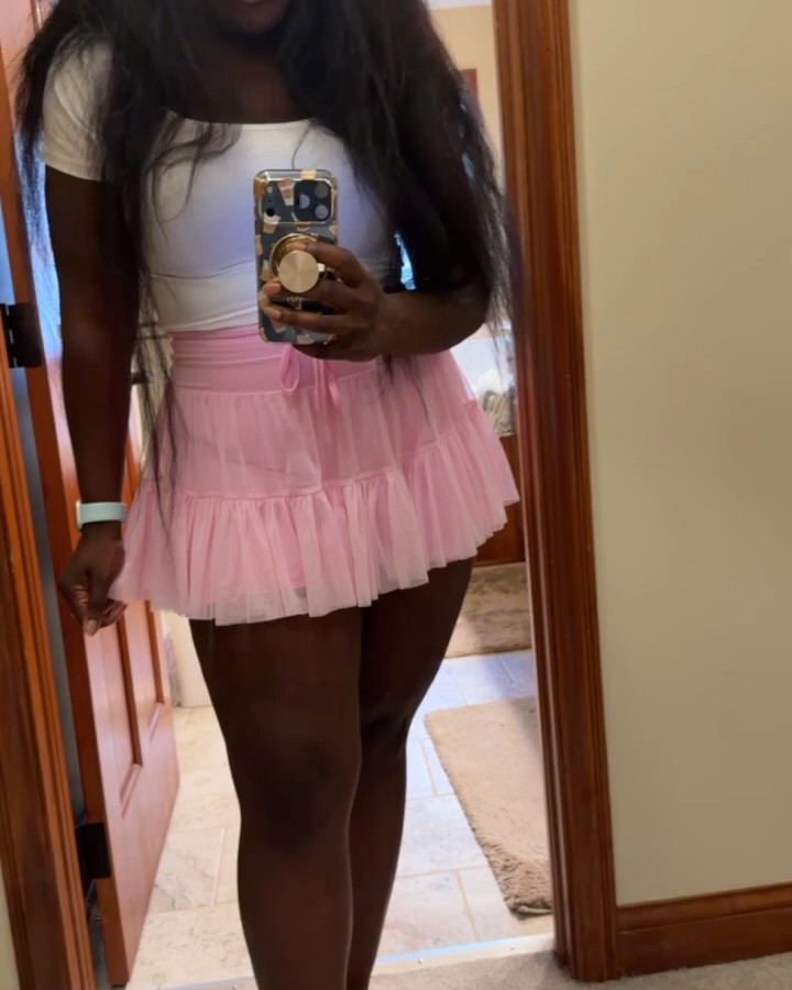 @POPFLEX This skirt…give me one in every color 🩷

#popflex
#pirouetteskirt
#skort
#midsize
#pink

#LTKActive #LTKootd #LTKMidsize