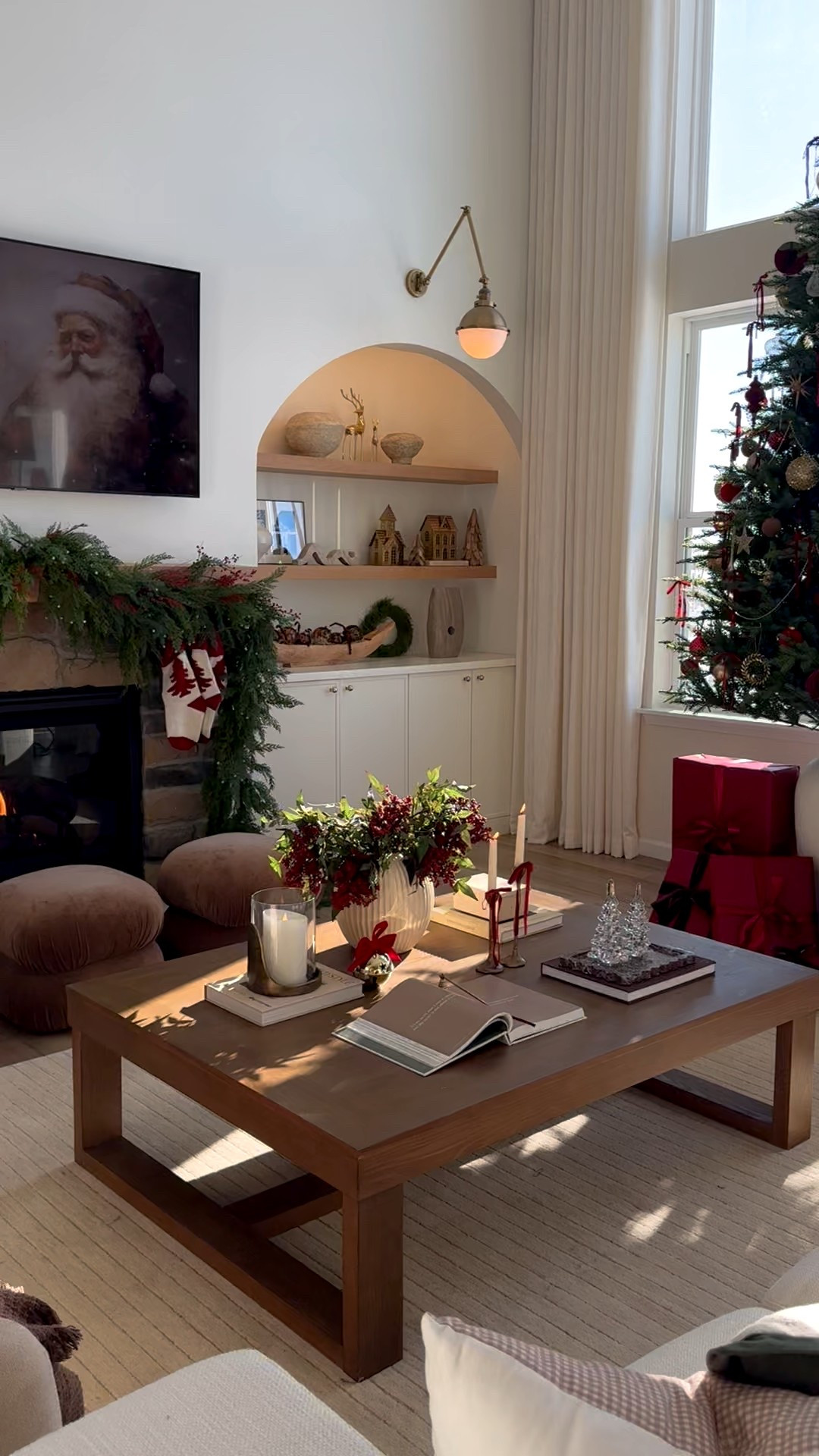 holiday coffee table styling 

books, layers, tiny holiday details… the easiest way to style without overthinking anything✨🌲