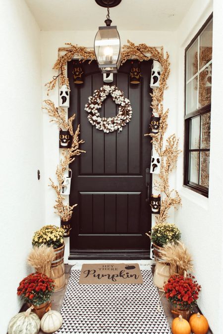 Fall entryway that will SPOOK your neighbors! // home decor // fall home // ❤️🏡🍂 

#LTKHoliday #LTKhome #LTKHalloween