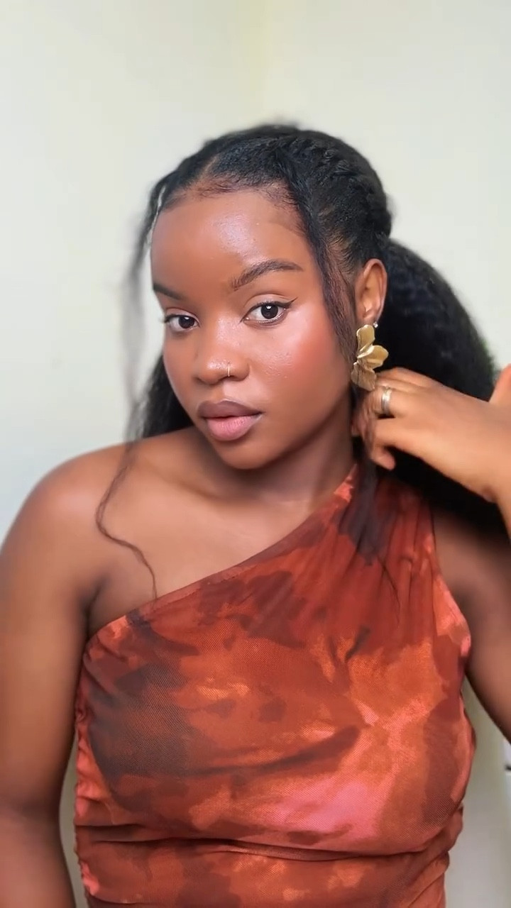 Penteado do dia 🥰🥰❤️

#tutorial #penteados #beuaty #grwm