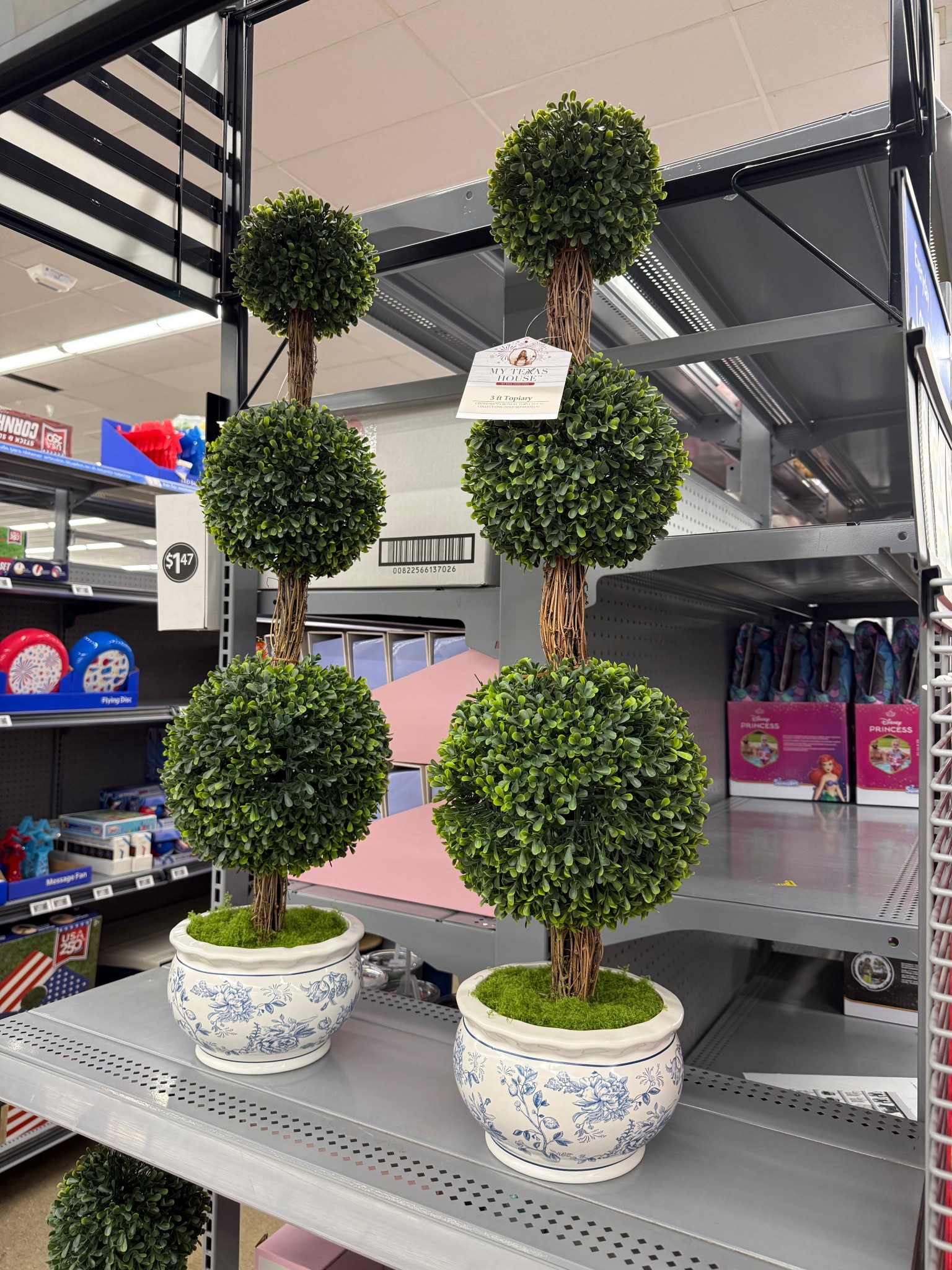 Walmart home
Walmart boxwood

#LTKSeasonal #LTKdayinmylife #LTKHome