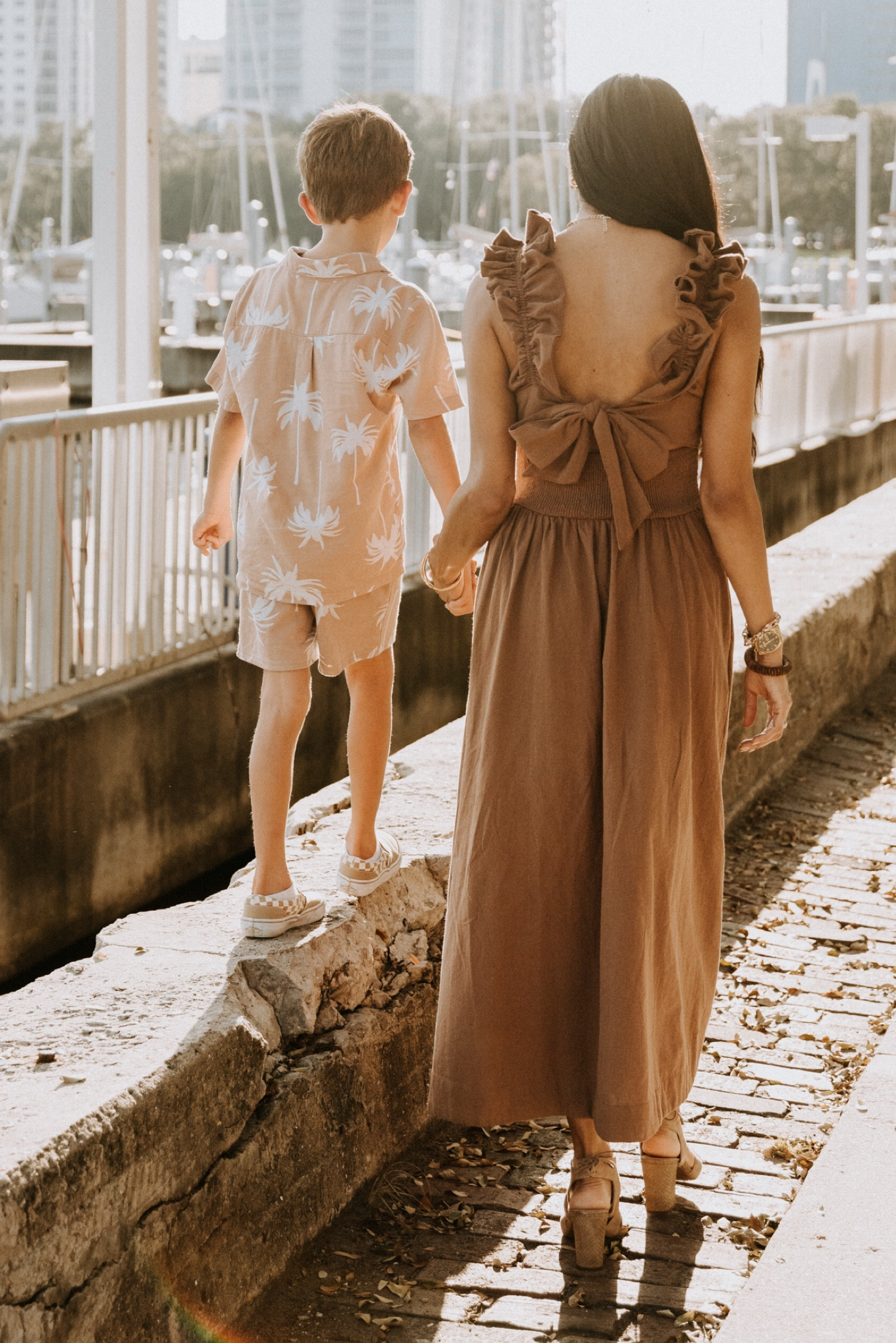 Family photos outfits 

#LTKHoliday #LTKFamily #LTKSeasonal