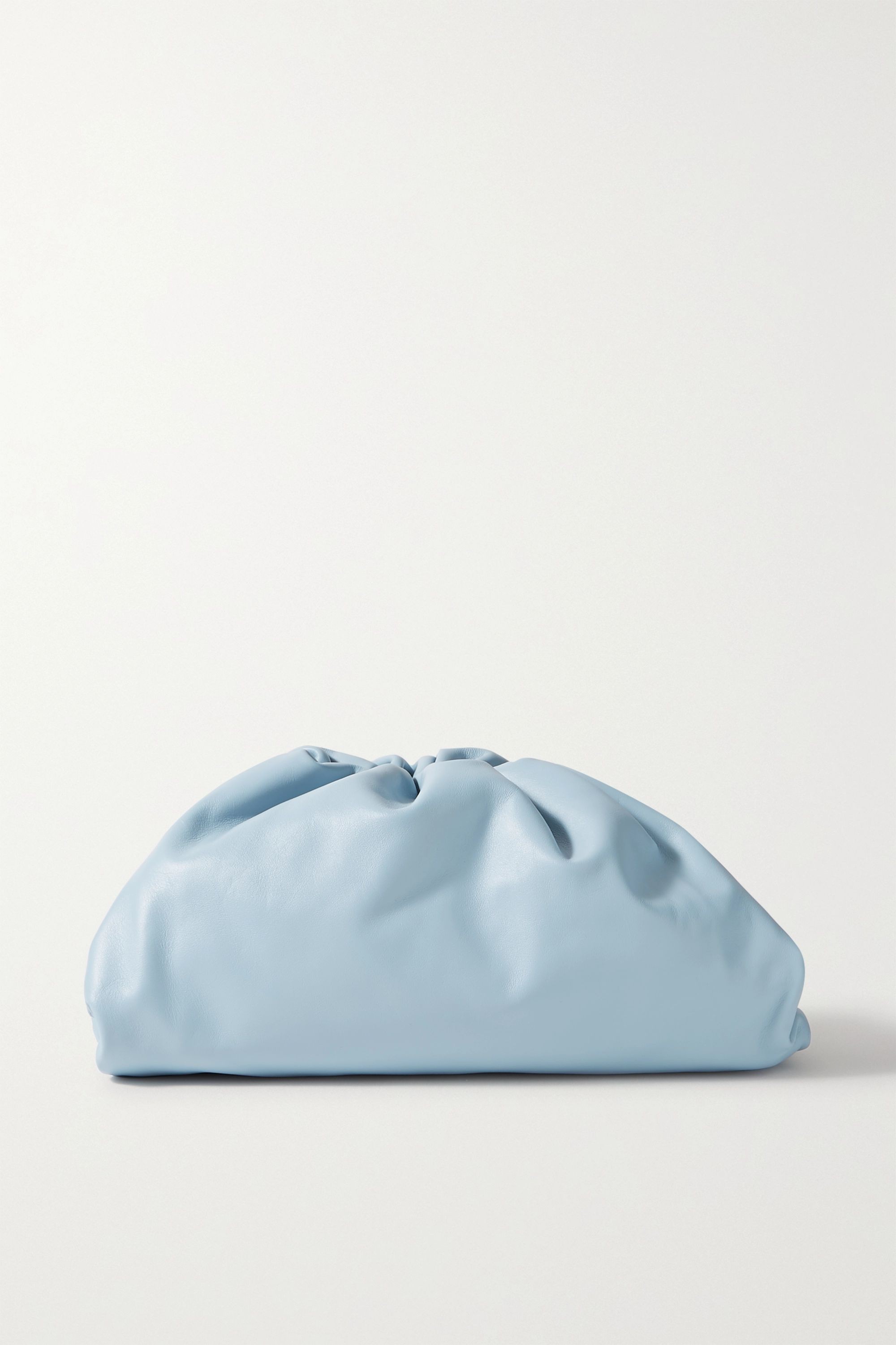 The Pouch große Clutch aus Leder mit Raffungen | NET-A-PORTER (UK & EU)