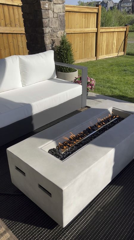 Elevate your outdoor patio with a modern fire pit. Transform your space into the ultimate outdoor oasis! 

#outdoorpatio #patio 
