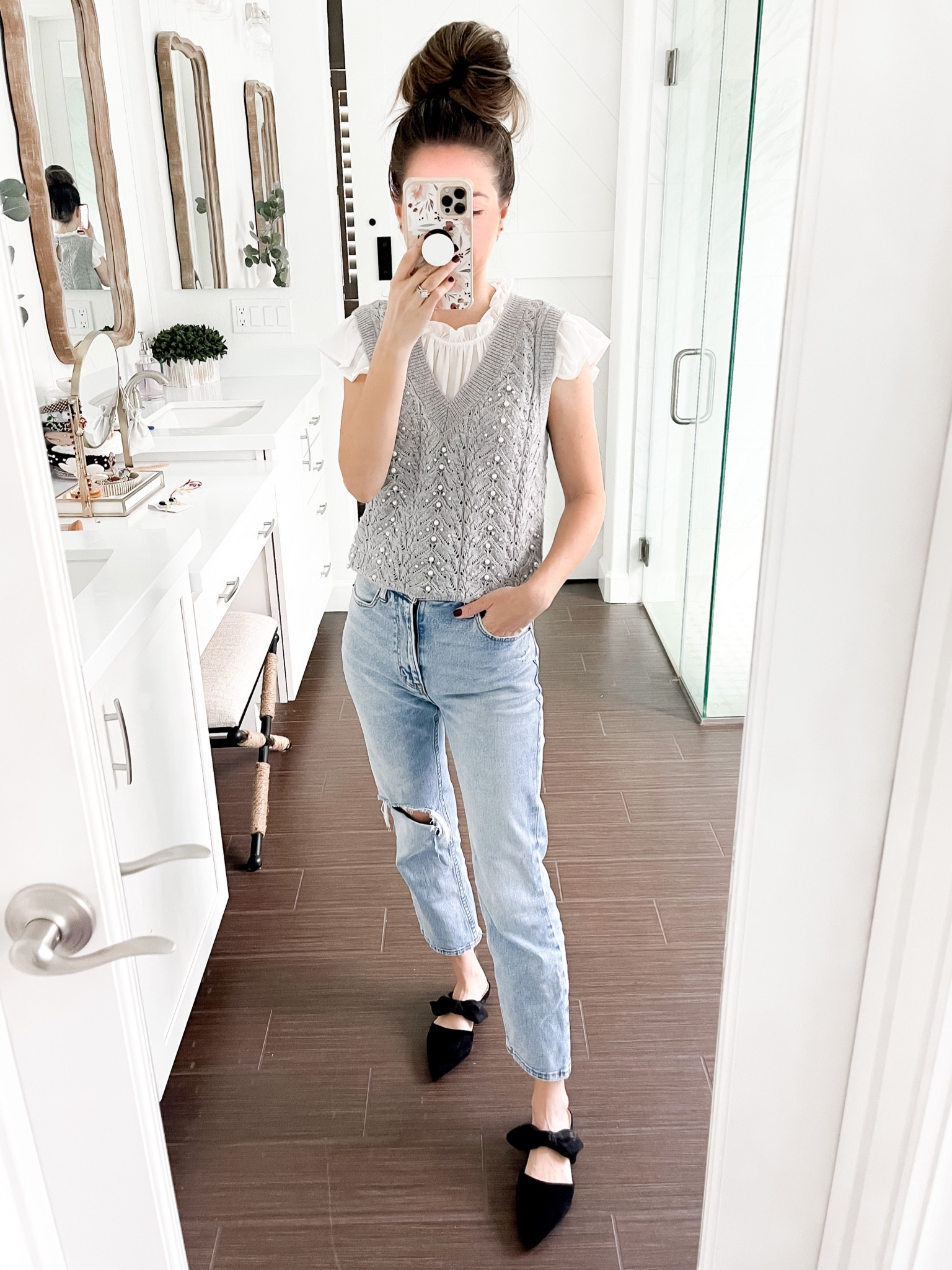 Top xs 
Jeans 24 short 
Flats 5 

#LTKunder100 #LTKSeasonal #LTKstyletip