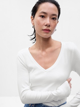Modern V-Neck T-Shirt | Gap (CA)
