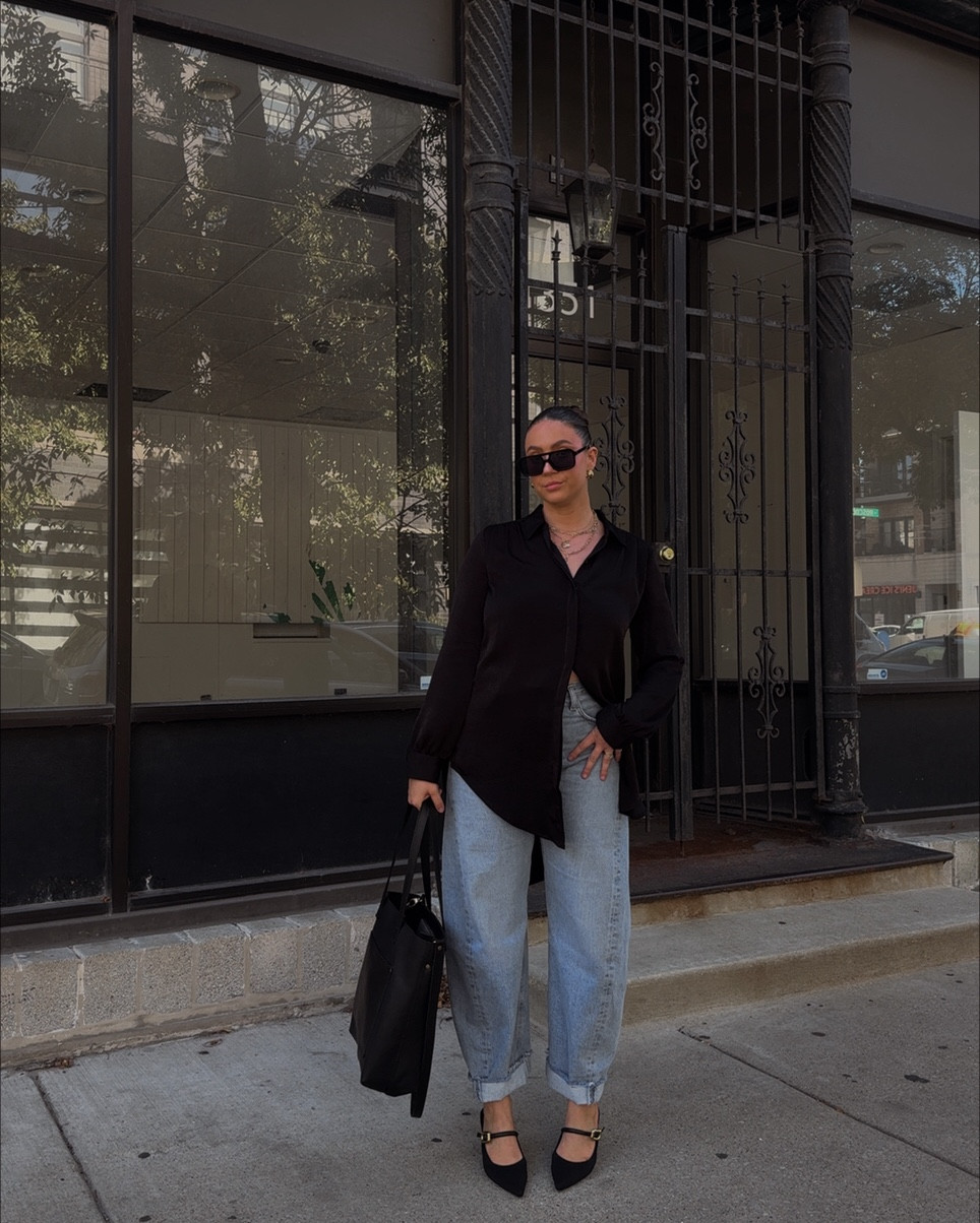 & for anyone that saw me changing from sneakers to heel a block away from lunch, no you didn’t 🖤🍸🥖✨

this was my first time wearing these @cozy.island_ heels & I will admit they were surprisingly comfy which I love, but I still never regret bringing sneakers 

#citymom #momfashion #momstyle #stylingtips #easyoutfitideas #outfitoftheday #ootdinspiration #toddlermom #midsizemom #workingmom #workingmomstyle #officewear #workoutfitideas #falloutfits #streetsyle #dailyoutfitinspo #workingmomlife #chicagomom

#LTKStyleTip #LTKMidsize #LTKSaleAlert