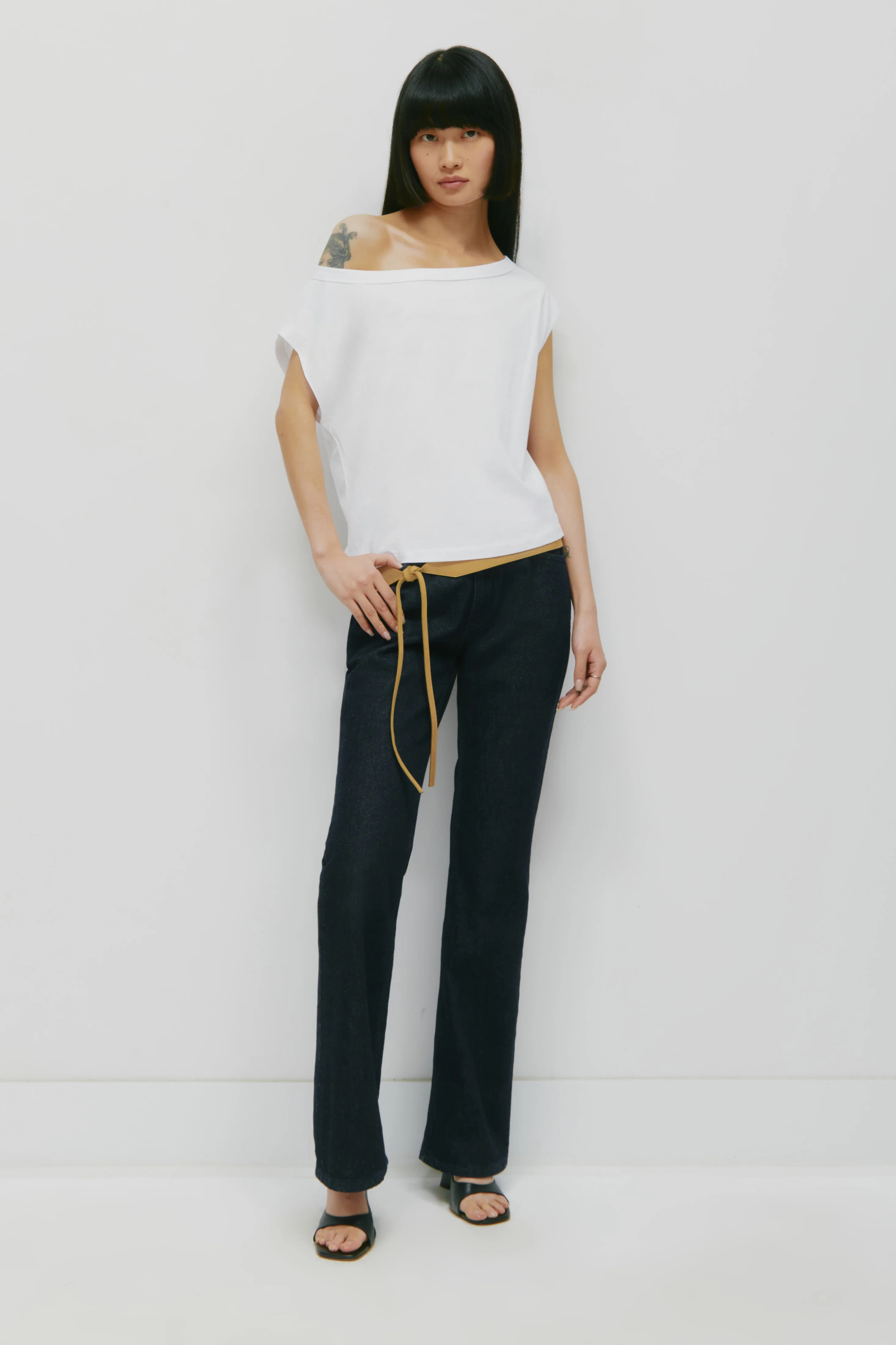 Women's Off Shoulder Tee | Kotn