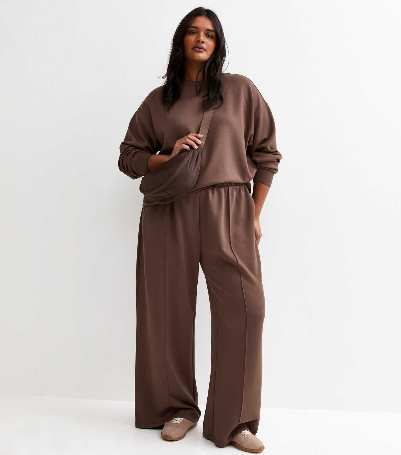 Curves Dark Brown Premium Wide Leg Joggers | New Look | New Look (UK)