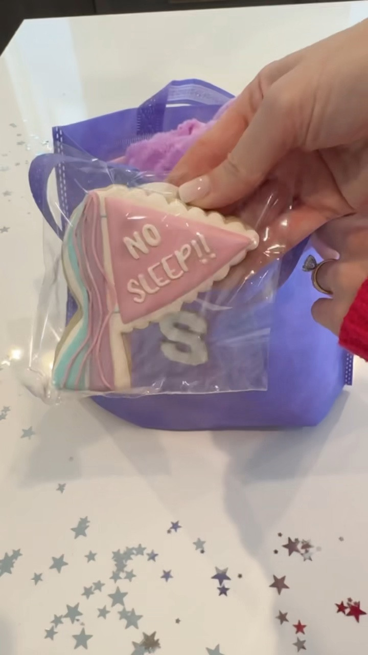 Sleepover Birthday Party 💜 Party Favor Gift Bags! 

#party #birthday #birthdayparty #sleepover #slumberparty #partyideas #girl 

#LTKWatchNow #LTKParties #LTKKids