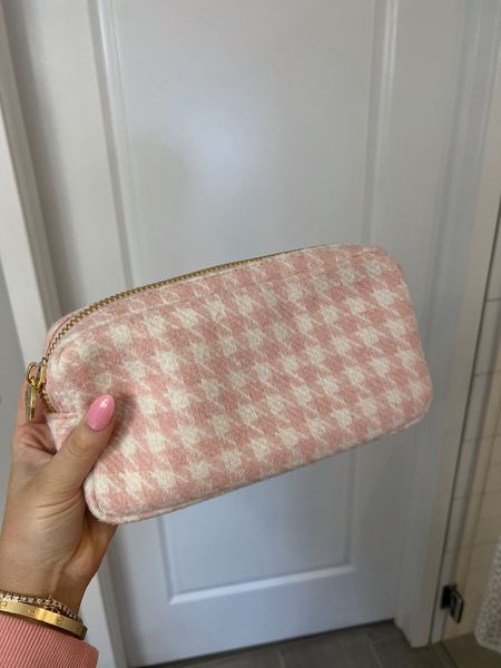 Stoney clover pouch 

#LTKitbag #LTKbeauty #LTKstyletip