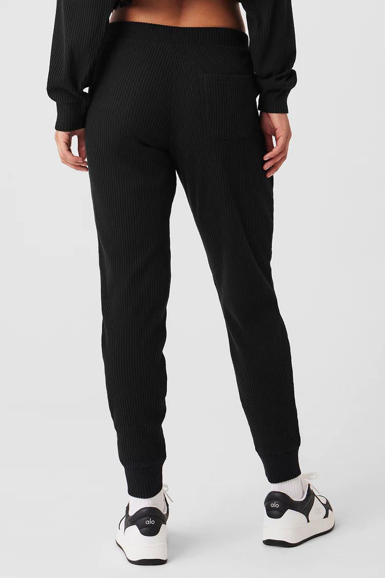 Muse Sweatpant - Black | Alo Yoga