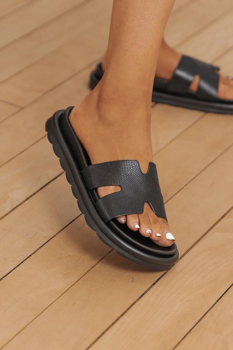 MIA Bertini Black Slide Sandals | Magnolia Boutique