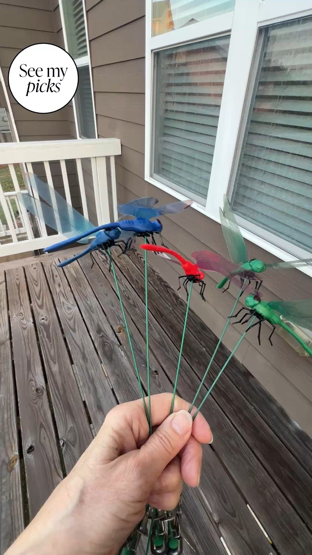 These dragonflies have been clipped to our doors for a couple of days now and so far they seem to be working. Flies 🪰know that dragonflies are their natural predator.
Now to order a couple packs of these for my parents who live on a farm where flies are abundant.😉￼

#LTKHome