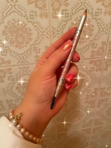 Got to try Benefit‘s new Gimme Brow+ Volumizing Pencil. It comes with powder particles and micro fibers to give your brows volume. It is water- and smudge proof and lasts up to 12 hours. Here are my thoughts: I think this might work best for the girls who have naturally full eyebrows and just wanna fill in some gaps or want a sleek, well defined brow.

#ltkstyletip #ltkunder50 #ltkcyberweek #ltkwedding

#LTKbeauty #LTKeurope #LTKHoliday