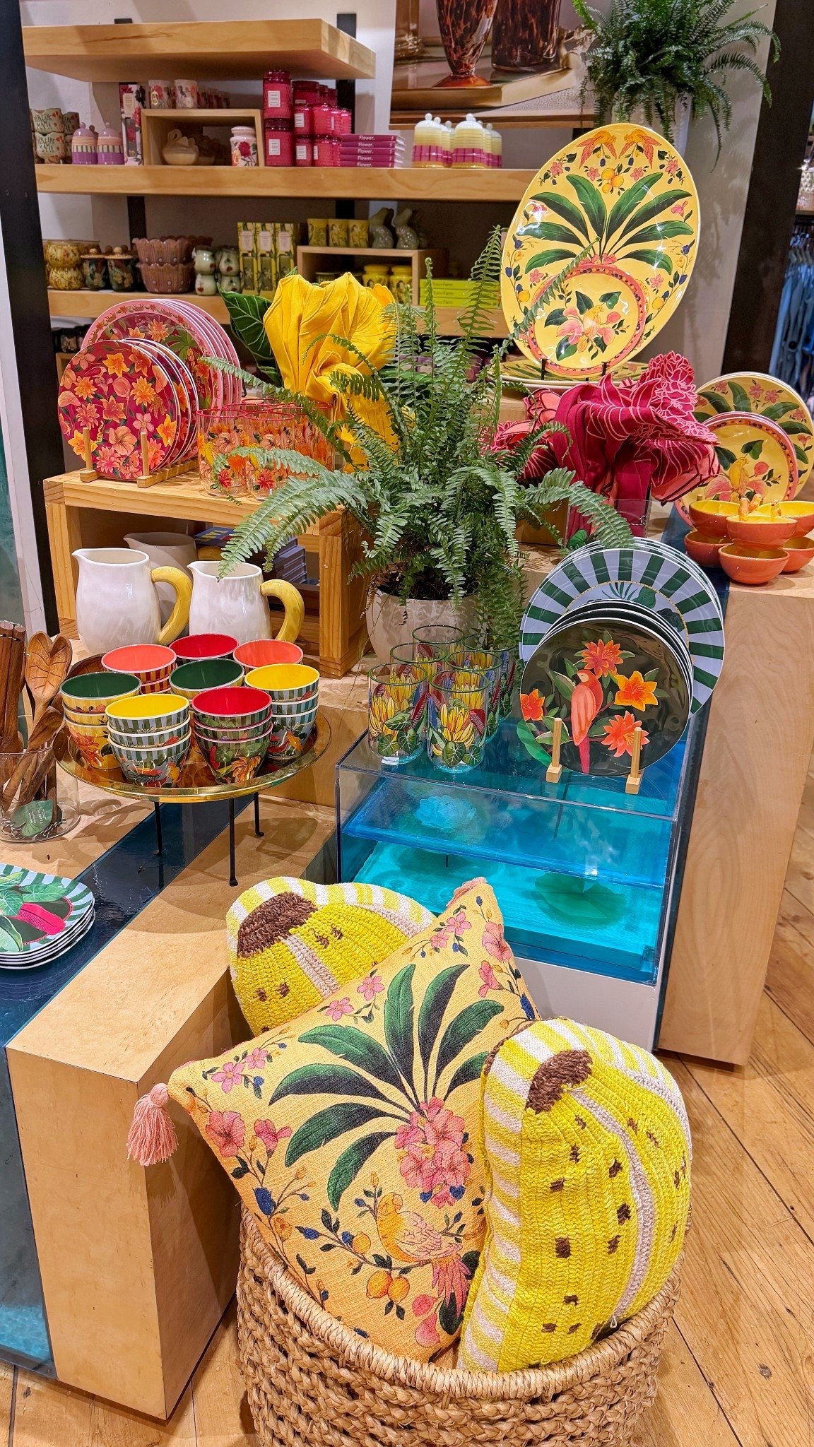 Farm Rio x Anthropologie Exclusive Home Collection

So excited to see some New Kitchen & Home Decor Finds!

Summer decor, tropical decor, housewarming gifts, bachelorette gift, drink shaker, candles, glassware, bar tray, home finds, Anthro, kitchenware, housewares

#LTKFamily #LTKFindsUnder50 #LTKStyleTip

#LTKHome #LTKSeasonal #LTKfoodie