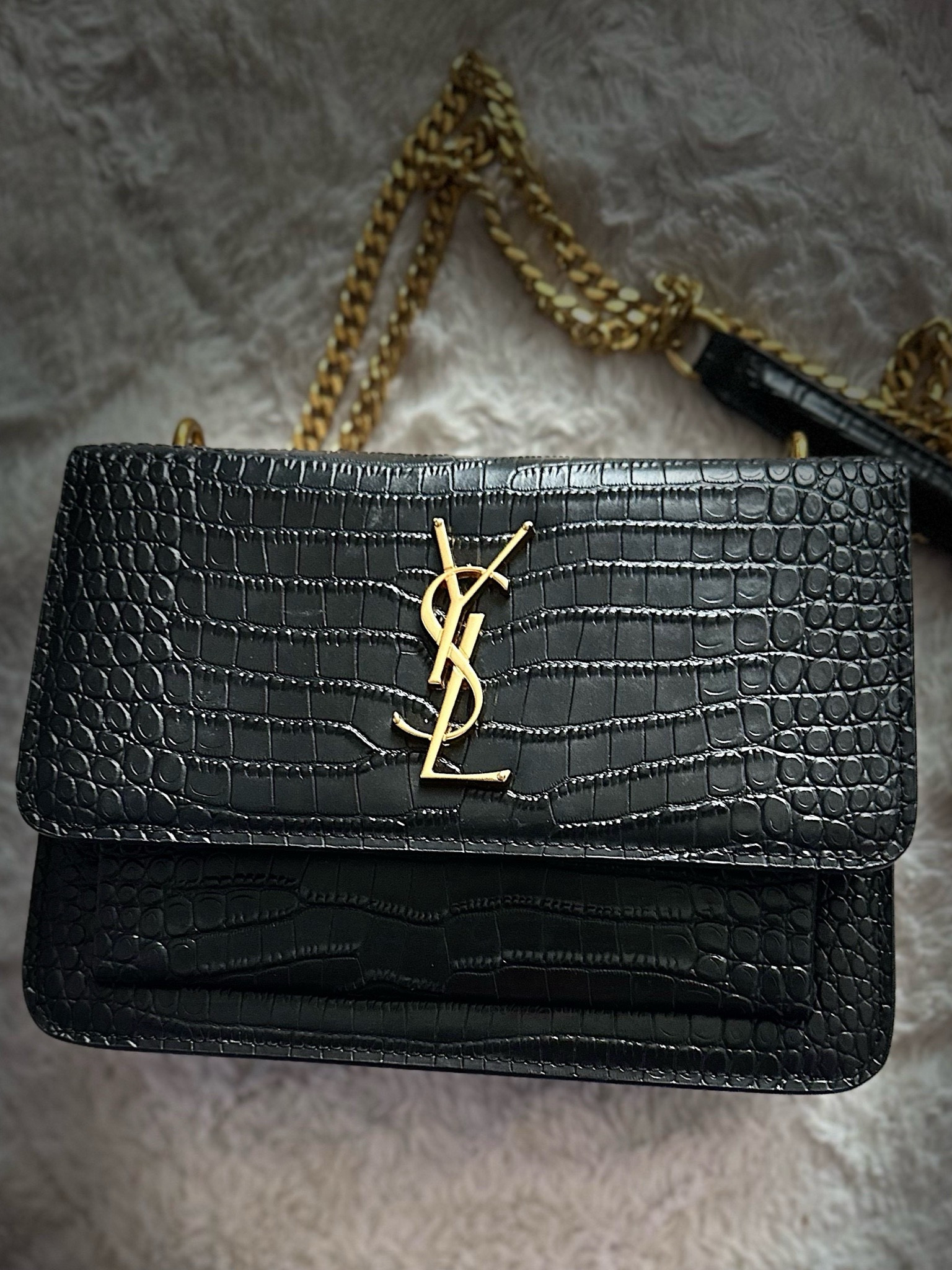  YSL Crossbody Bag in Croc-Embossed
1:1 quality 

#LTKsalealert #LTKfindsunder100 #LTKitbag