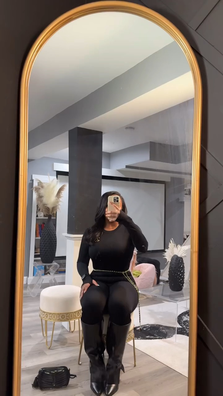 Day 8 of Styling My Low Contrast Wardrobe: All Black Everything

Today’s look is a monochromatic moment that’s timeless, and perfect for winter! I styled an all-black bodysuit with knee-high black leather @vincecamuto boots for a sleek and edgy vibe. To elevate the outfit, I added a vintage Chanel brooch, a black and gold chain belt bag, and my black-on-black @ysl for the ultimate touch of luxury. For fragrance, I went with @pradabeauty Paradoxe Intense—bold, feminine, and captivating.

Whether you’re planning a Valentine’s Day dinner, a Galentine’s brunch, or just need a chic winter outfit idea, this ensemble is effortlessly sophisticated and so easy to recreate!

✨ What do you think about this look? Would you rock an all-black outfit for a date night or girl’s night out? Let me know below!

#30dayschallenge #winterfashion #monochromaticoutfit #chicandtimeless #valentinesdayoutfit #galentinesday #galentines #allblackeverything #ootd #outfitinspo #outfitoftheday #outfitstyle #fashion #fashionblogger 

Valentine’s Day outfit ideas, Galentine’s Day, winter date night looks, black-on-black outfit inspiration, all-black winter outfits, stylish cold-weather outfits.