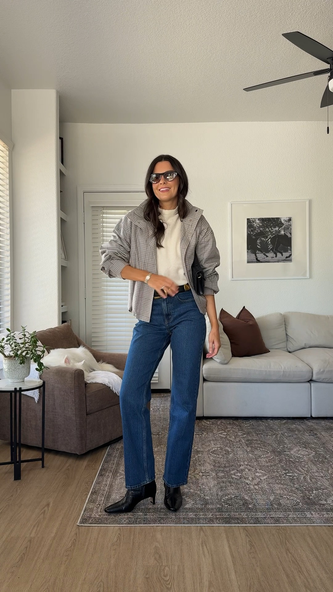 I am 5’7” wearing XS in the top, small in the jacket and 25 regular length in the jeans!