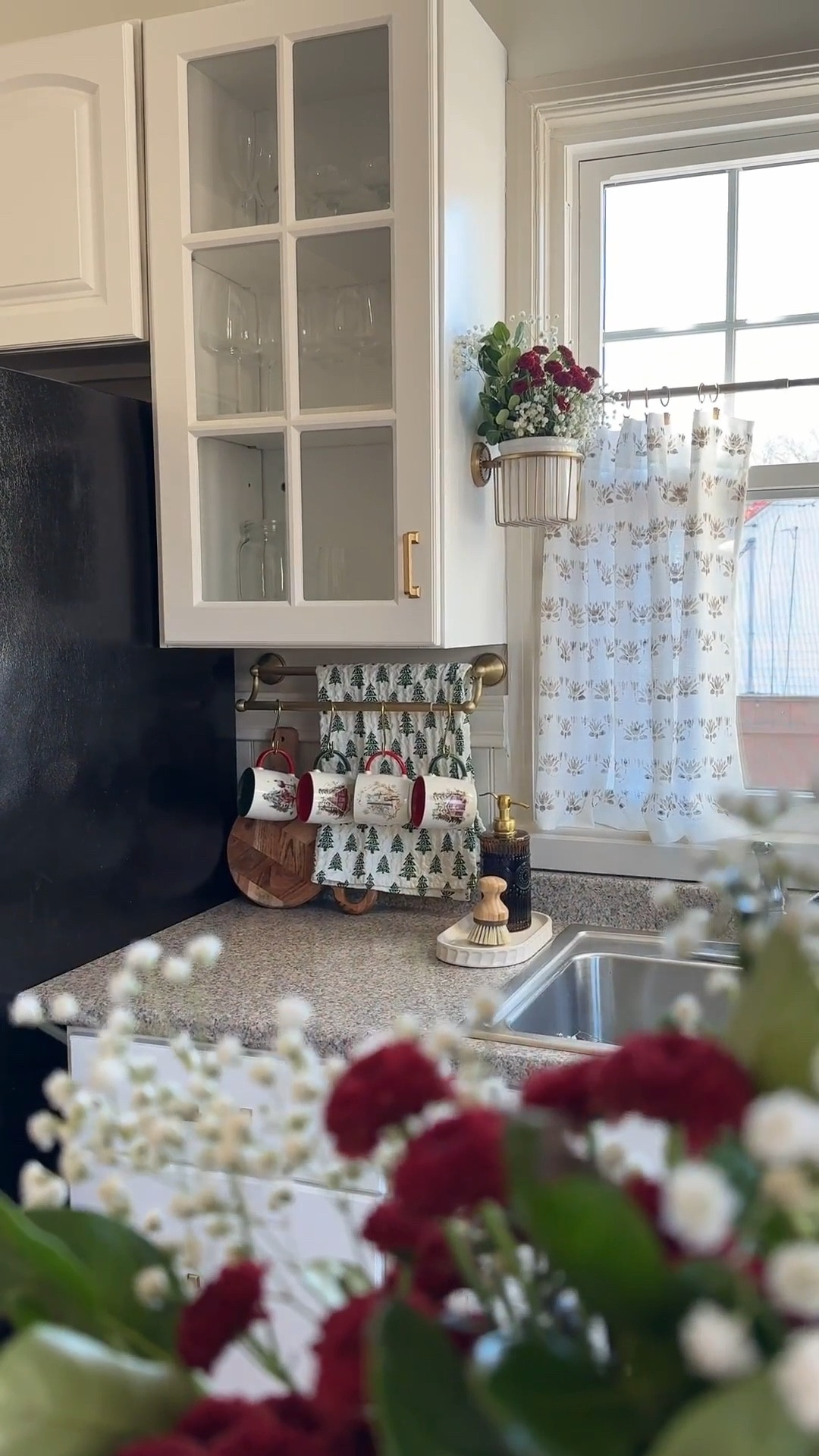 Bringing some holiday cheer to every kitchen corner. 

#kitchendecor #christmasdecor

#LTKHoliday #LTKSeasonal #LTKHome