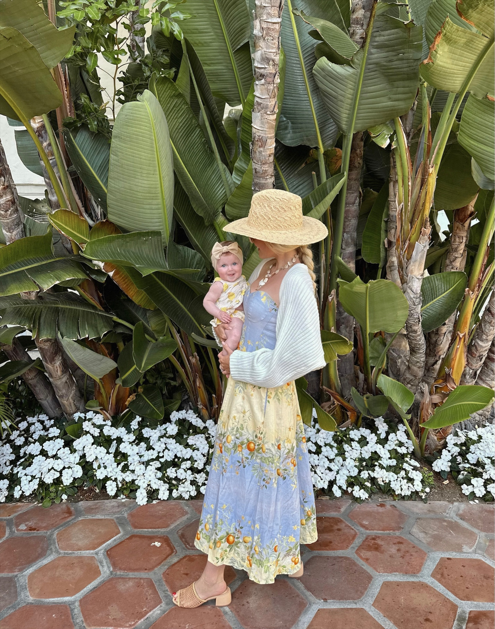 Love this linen summer dress 🍋🩵

#LTKSeasonal