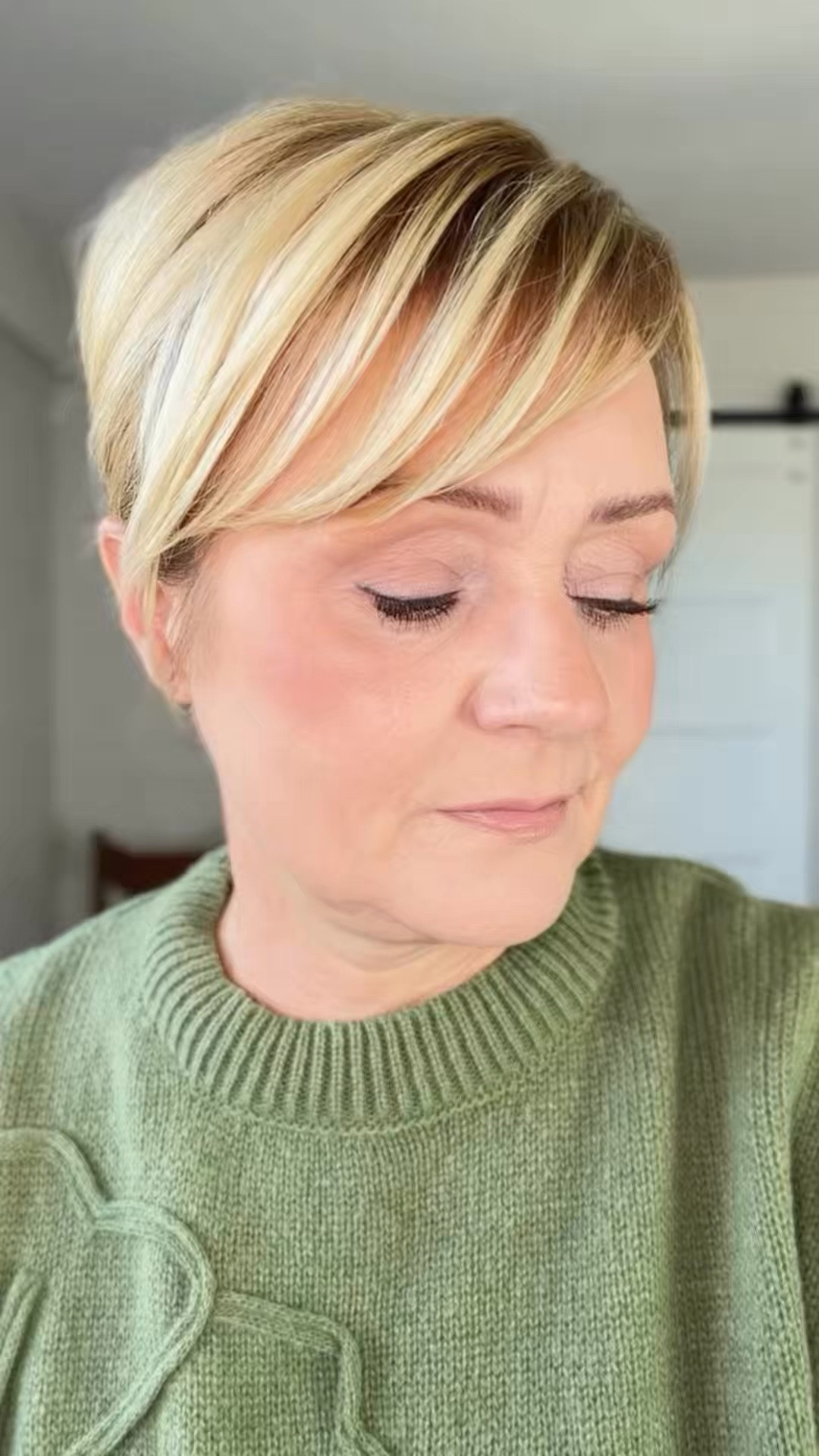 Muted Bronzey makeup Fall. 
Liner in Dmitry 
Lipstick in Blazed Donut

#LTKOver40 #LTKBeauty