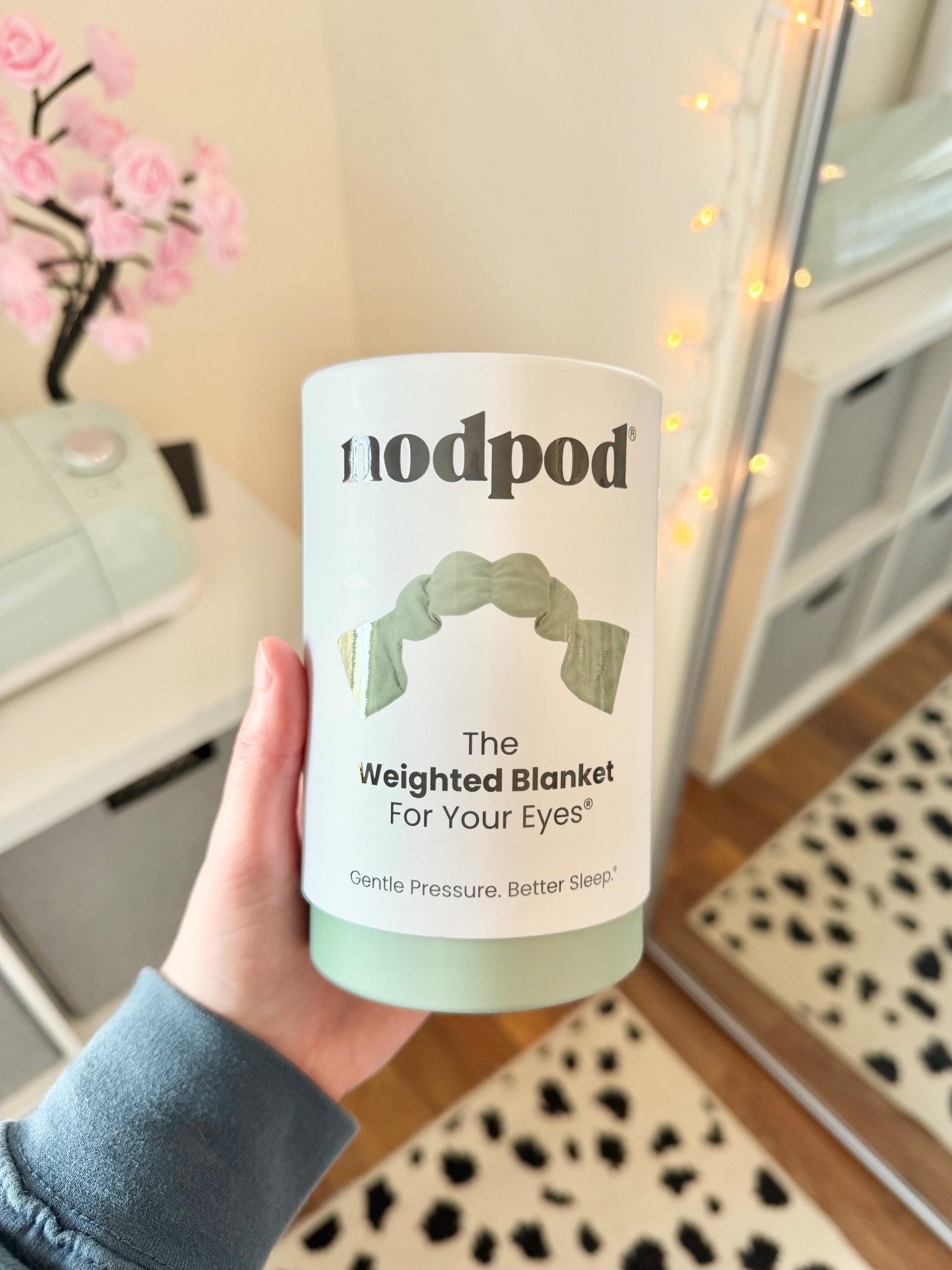 Nodpod - Weighted Blanket for Your Eyes

I sleep with this every single night! I really like the soft material and the weighted beads inside!

#LTKselfcare