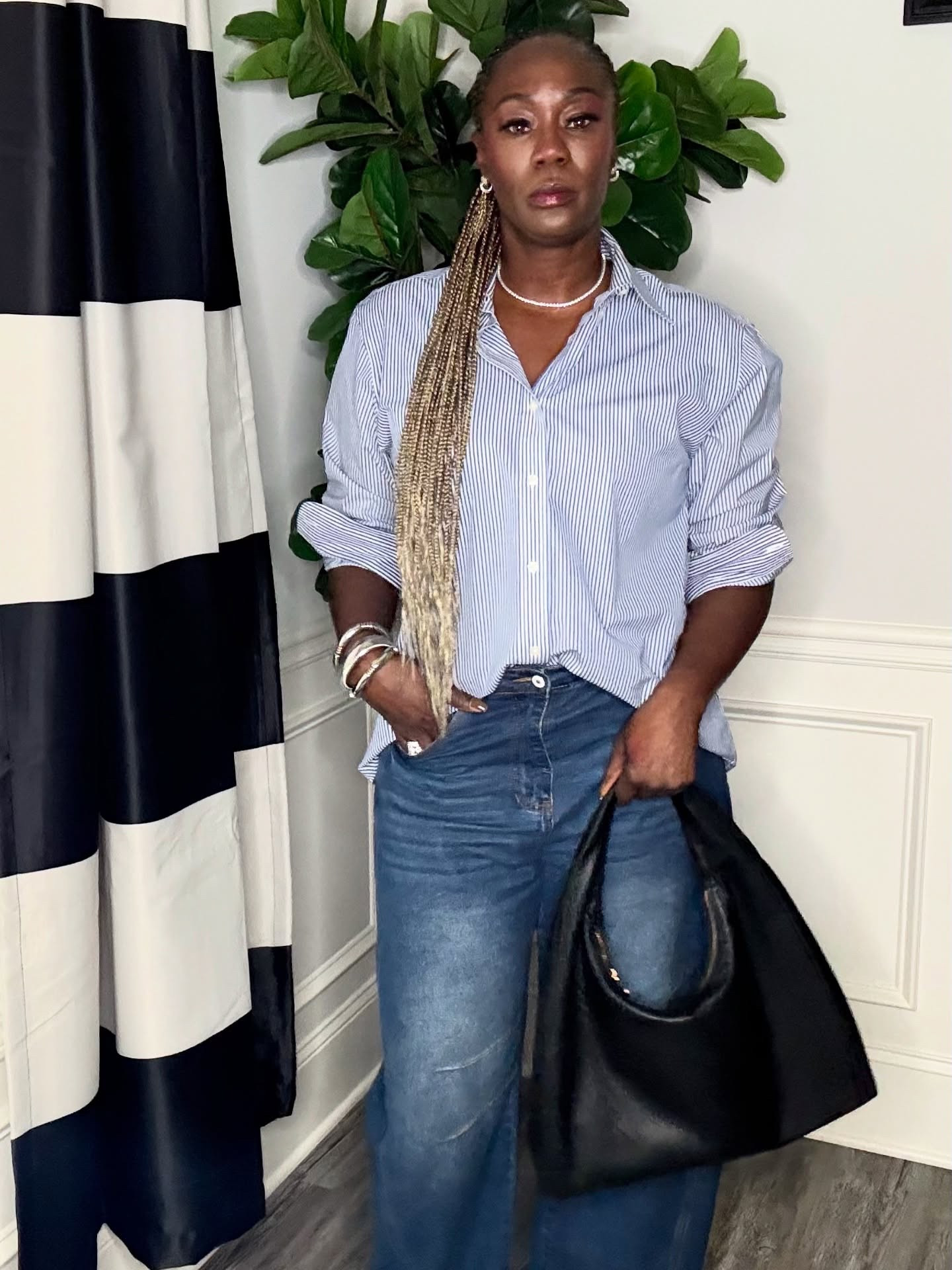 A striped button down is never just casual. It’s a classic. Easy. Simple. Clean. Pulled together. Always works.
#TheRevaEdit #ClassicStyleDoneRight #styleconfidence