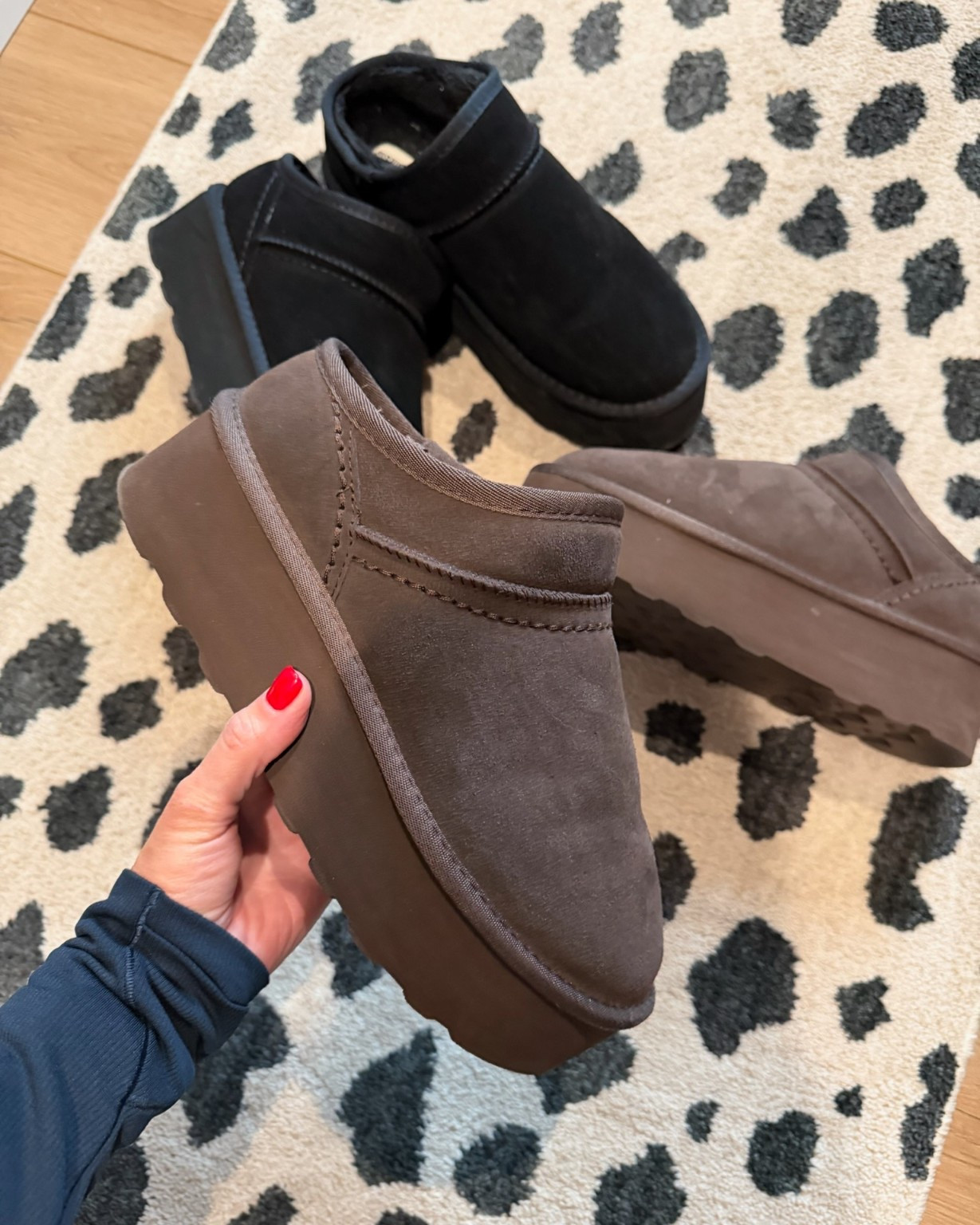 My favorite slippers, Amazon finds, Amazon platform slippers, for her, for teen girls, winter essentials, themominstylee

#LTKootd #LTKSeasonal #LTKFindsUnder100