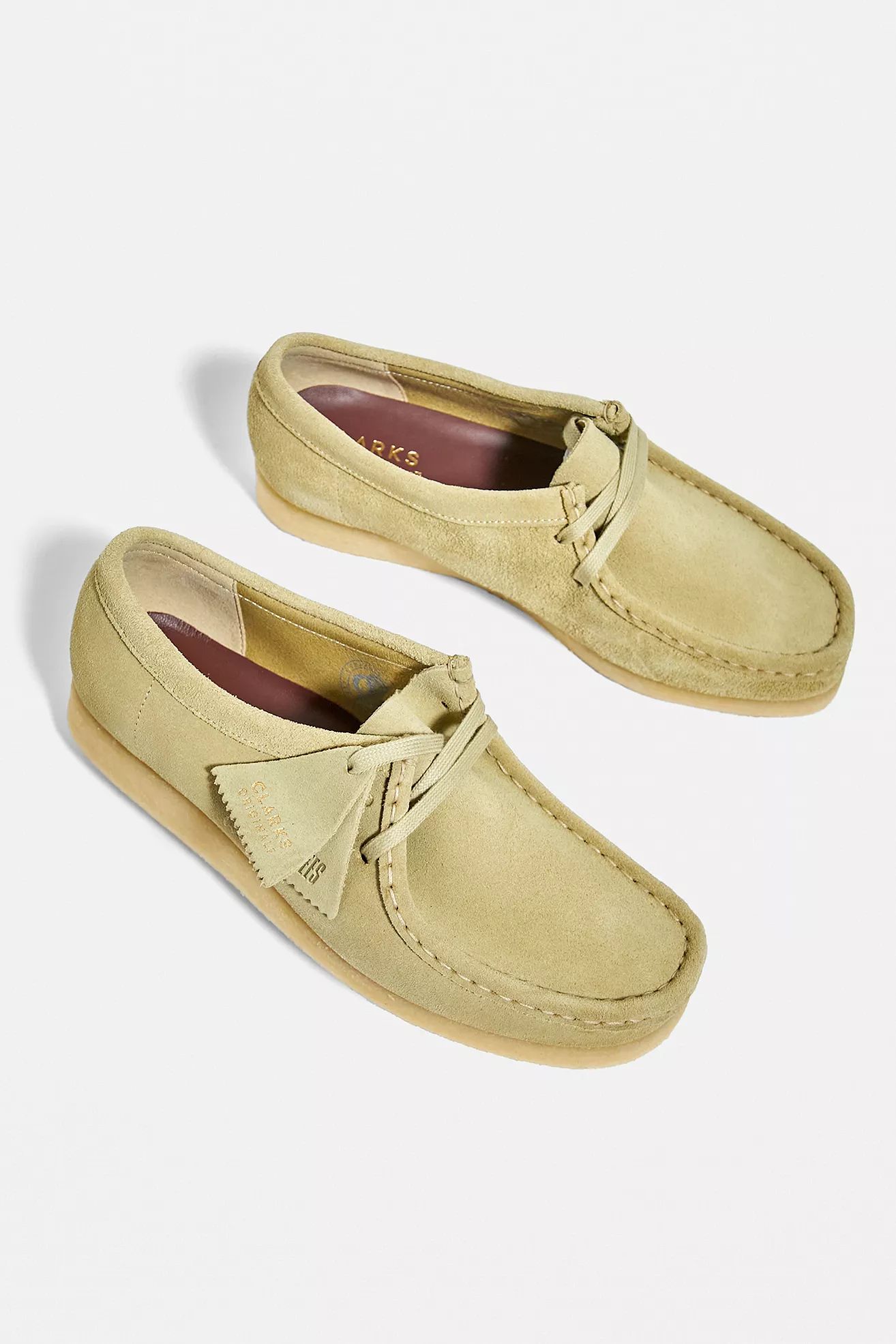 Clarks Originals Wallabee Maple Suede Shoes | Urban Outfitters (EU)