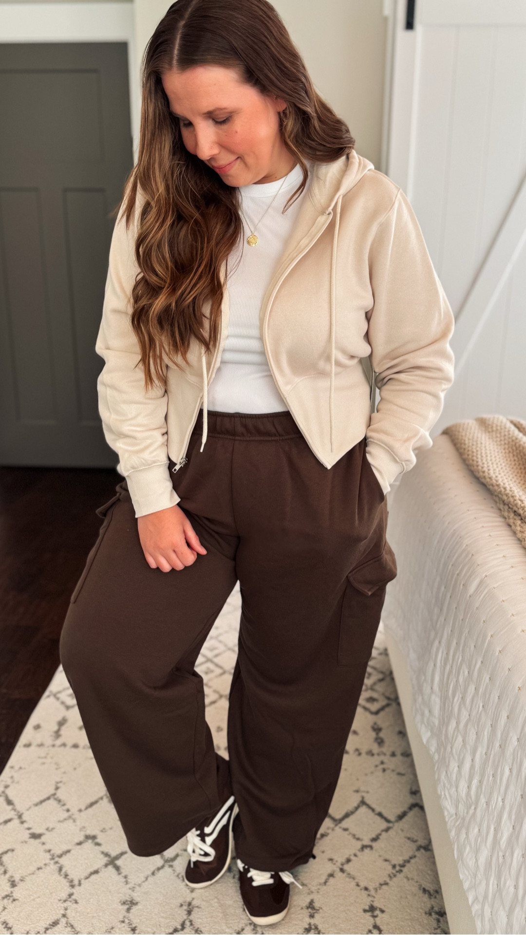 #walmartpartner #walmartfashion @walmart 

For the moms who live in athleisure but still want to look put together, you need these wide leg joggers in your life 🙌 

Mom style, outfits for moms, fall outfits, Walmart fashion, Walmart finds 

#LTKStyleTip #LTKSeasonal #LTKActive